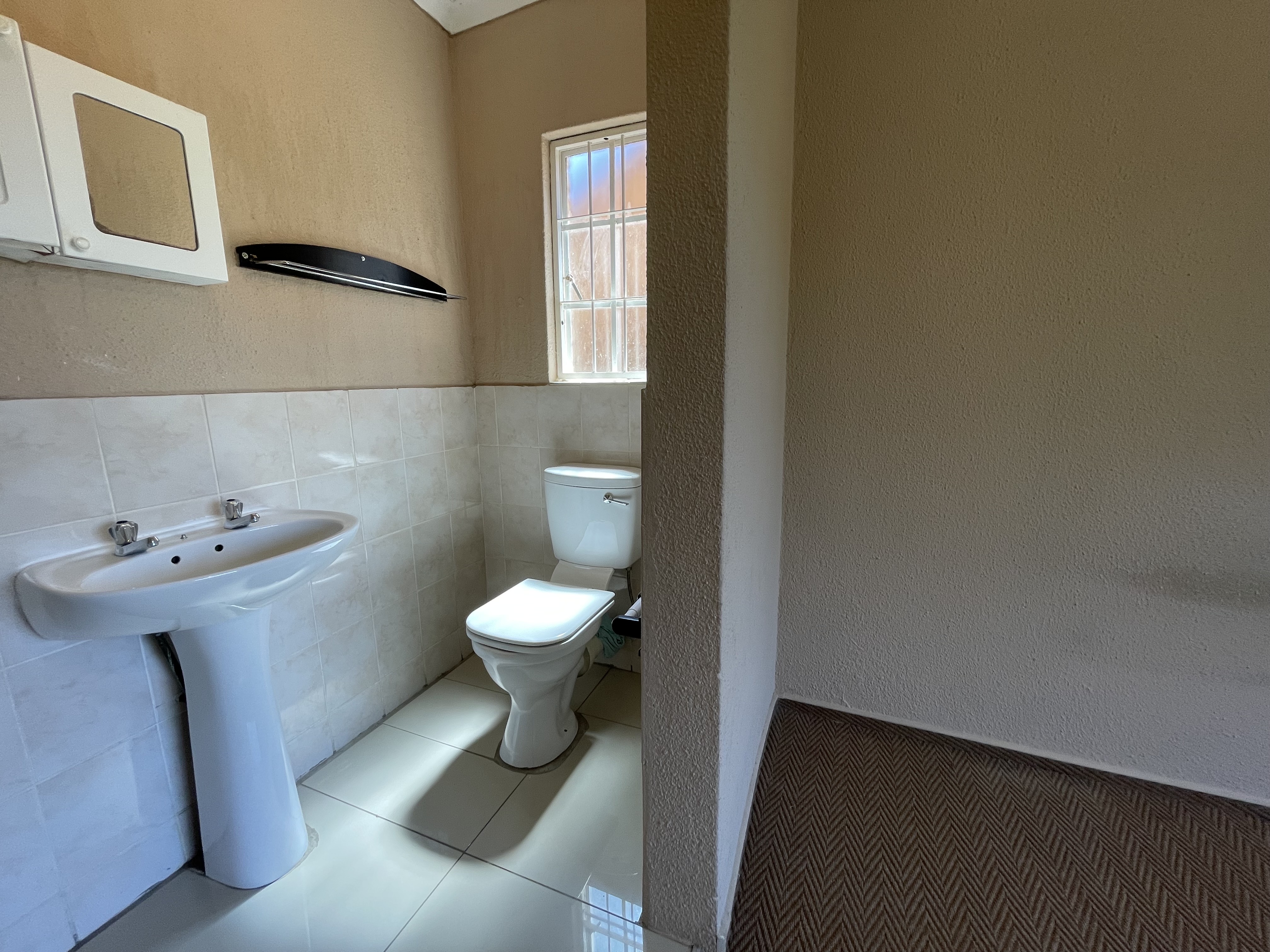 2 Bedroom Property for Sale in Honeydew Manor Gauteng