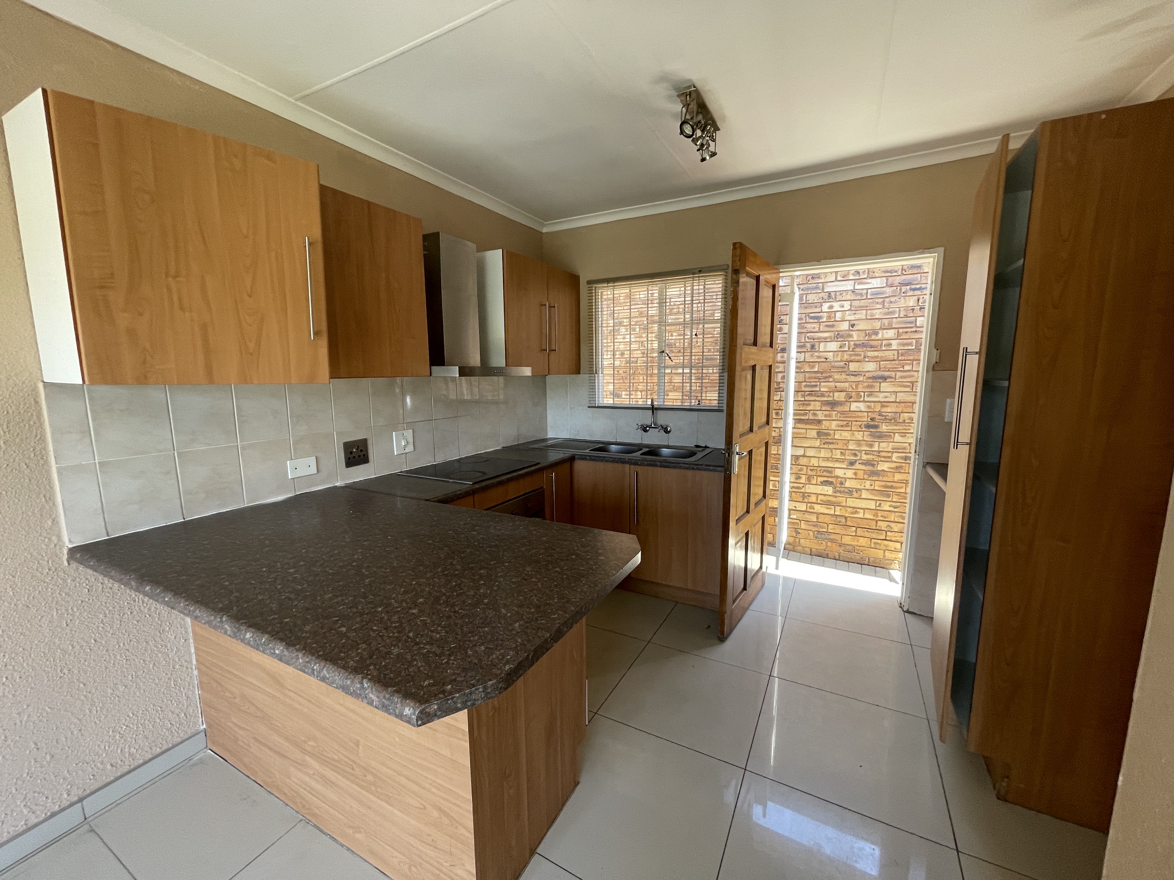 2 Bedroom Property for Sale in Honeydew Manor Gauteng