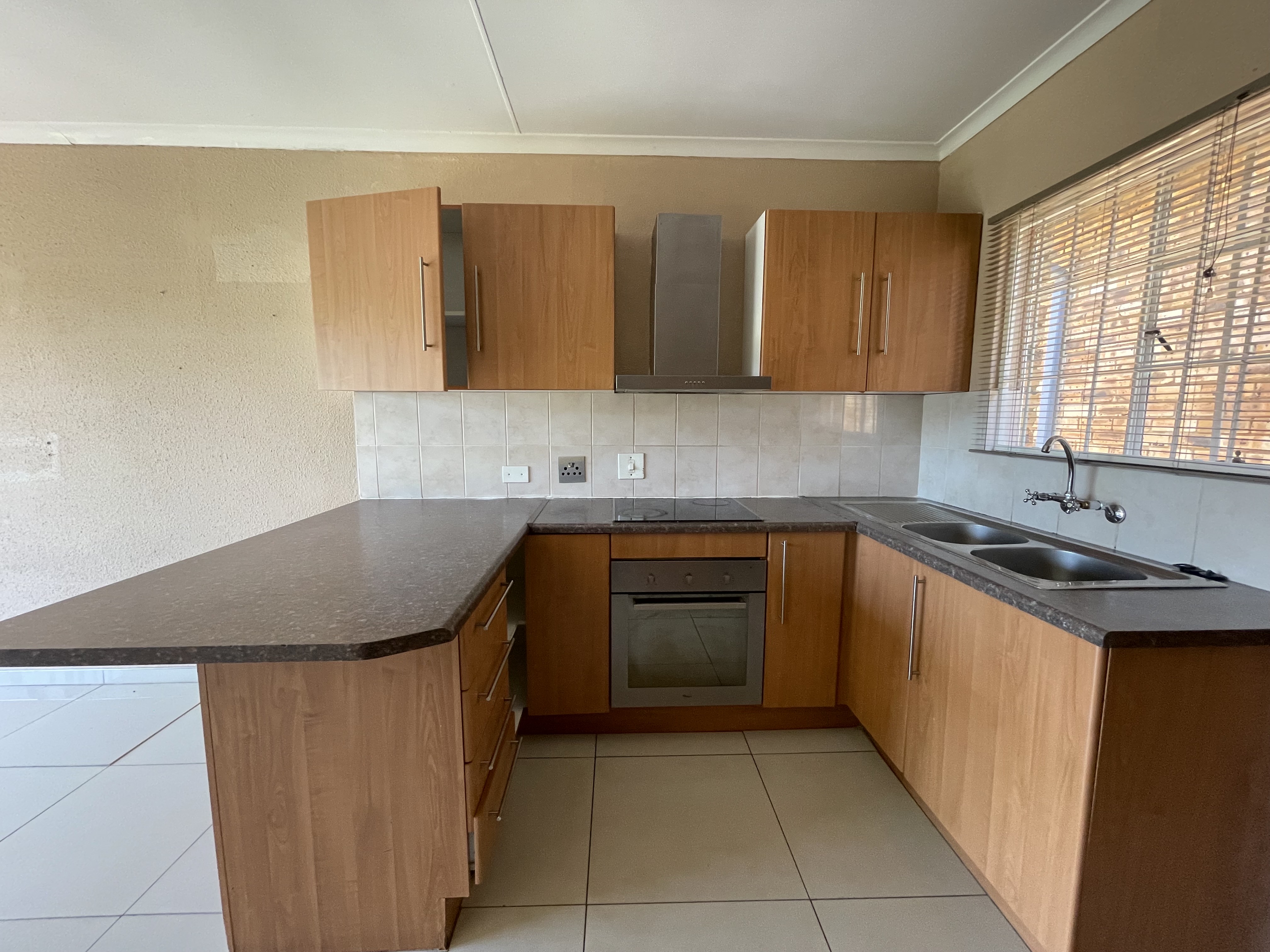 2 Bedroom Property for Sale in Honeydew Manor Gauteng