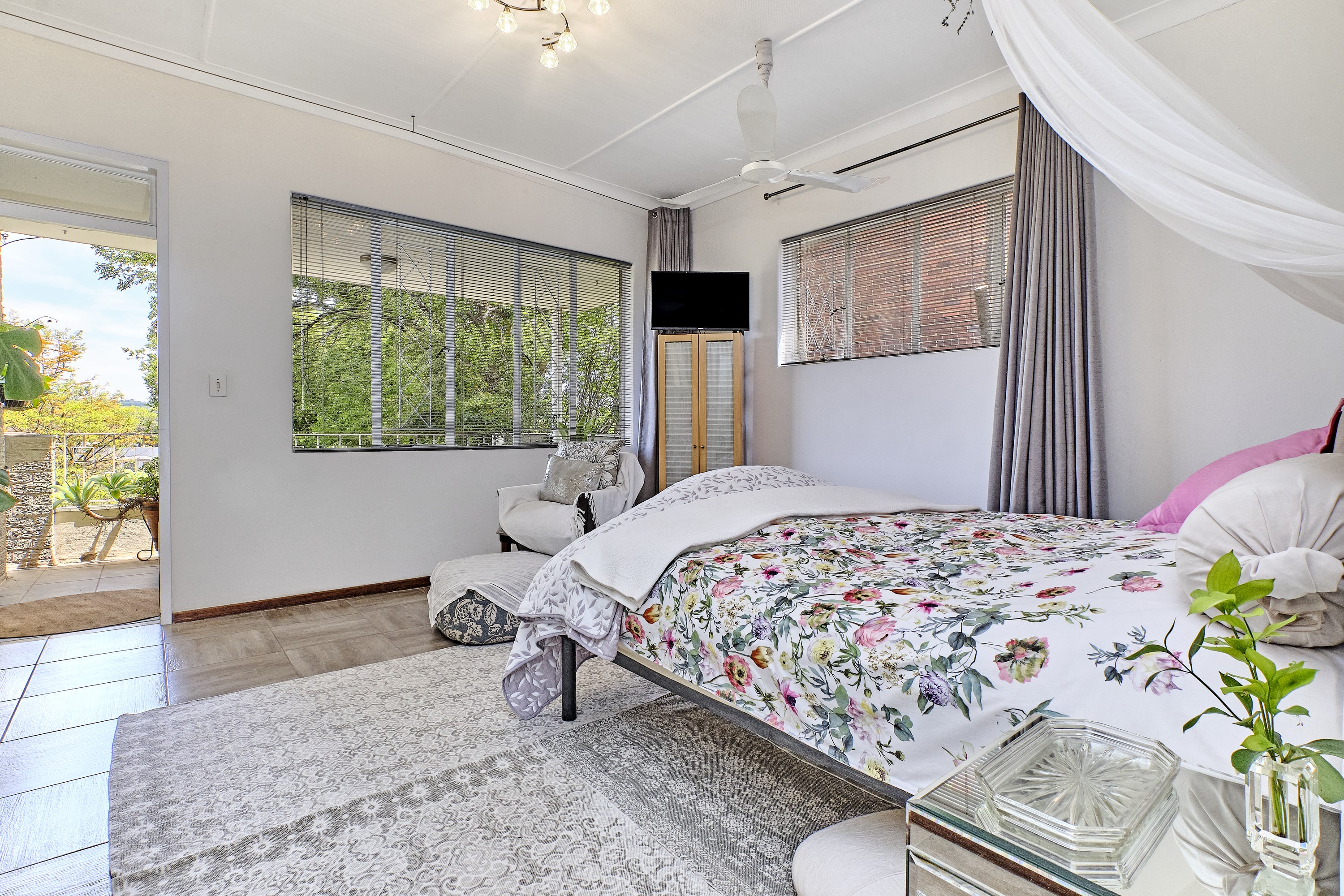 2 Bedroom Property for Sale in Glenadrienne Gauteng