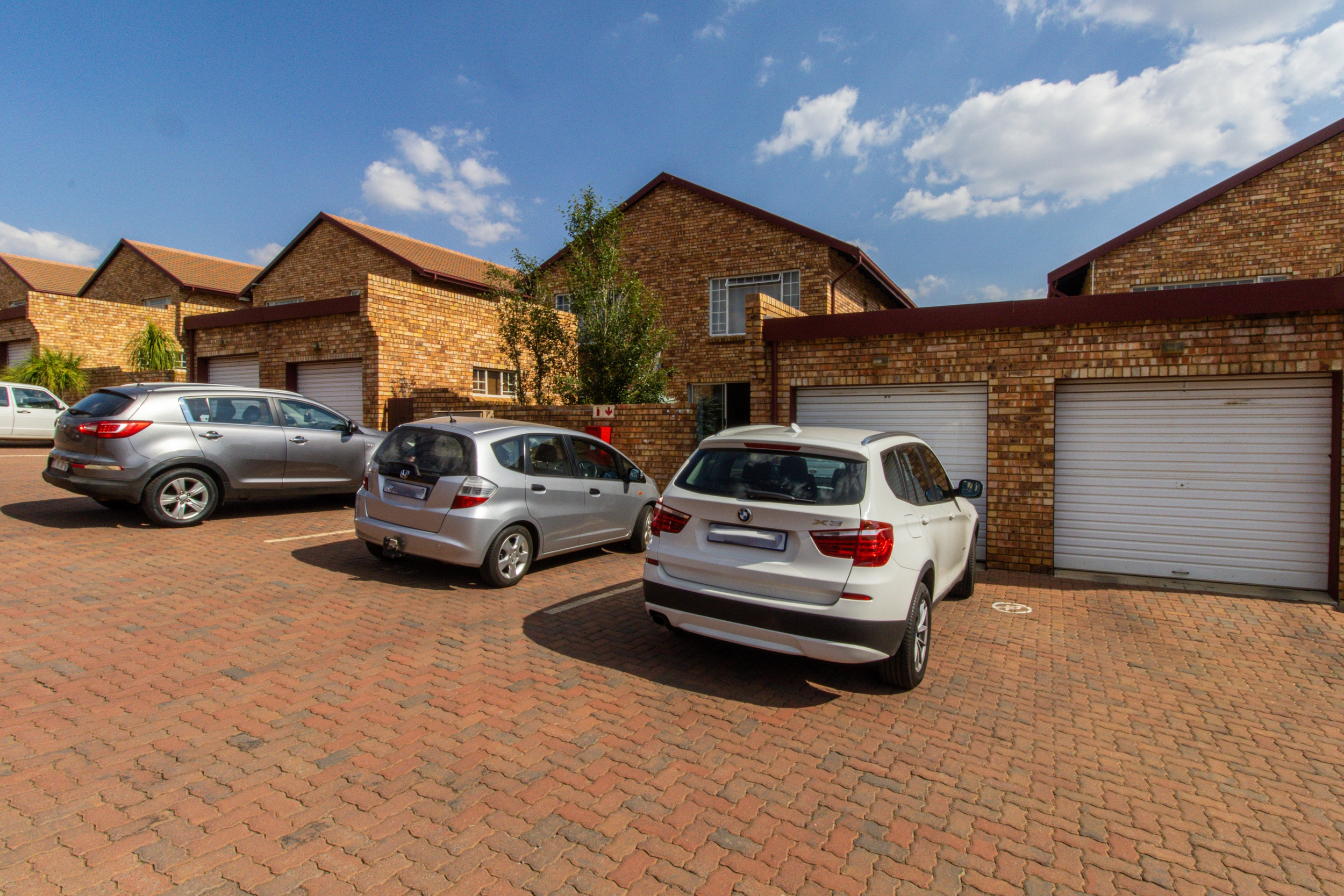 2 Bedroom Property for Sale in Rooihuiskraal North Gauteng