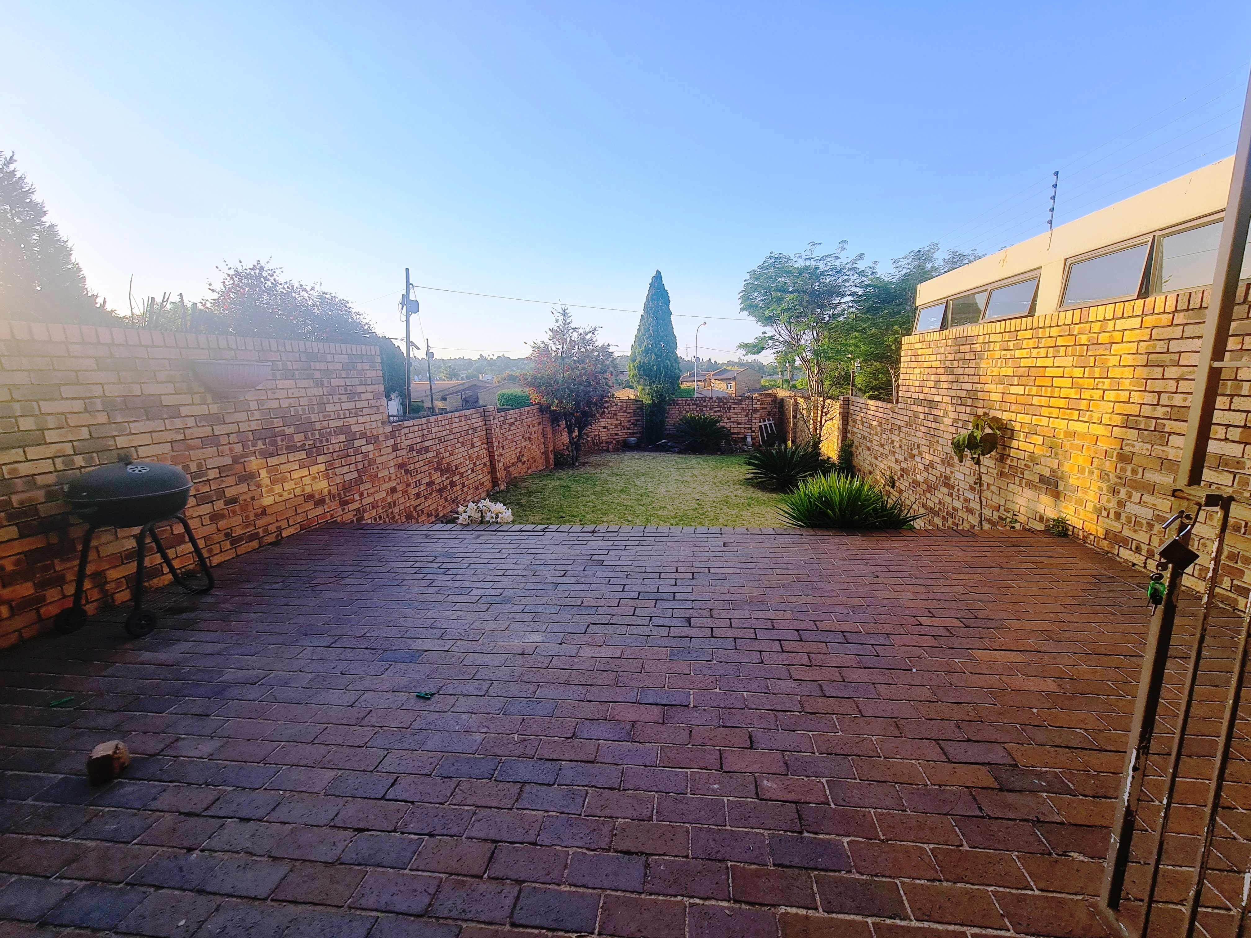 4 Bedroom Property for Sale in Corlett Gardens Gauteng