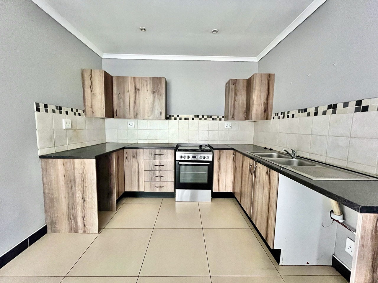 To Let 2 Bedroom Property for Rent in Sun Valley Gauteng