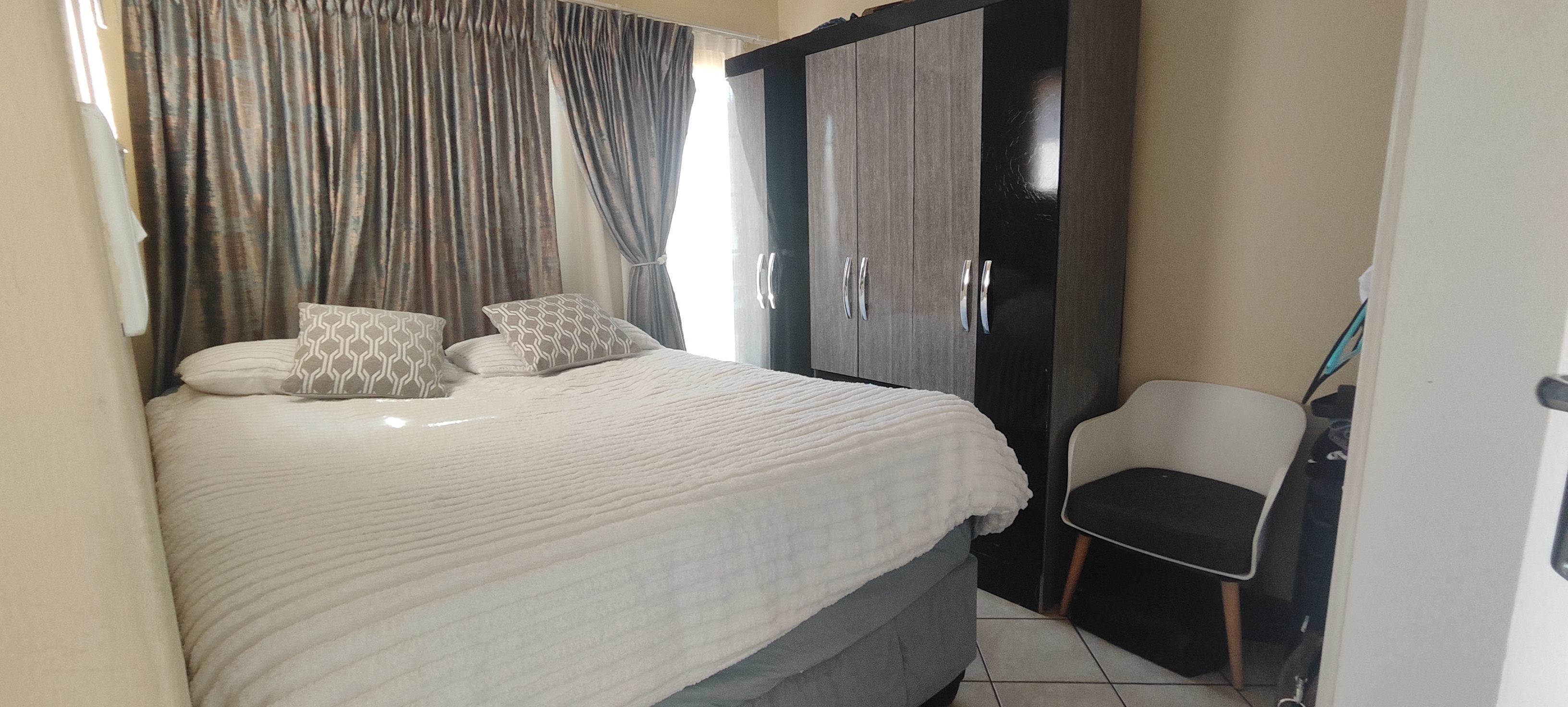 2 Bedroom Property for Sale in Erand Gardens Gauteng