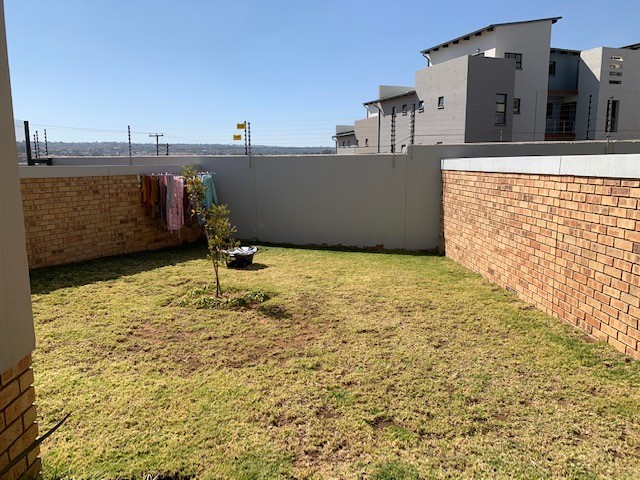 3 Bedroom Property for Sale in Barbeque Downs Gauteng