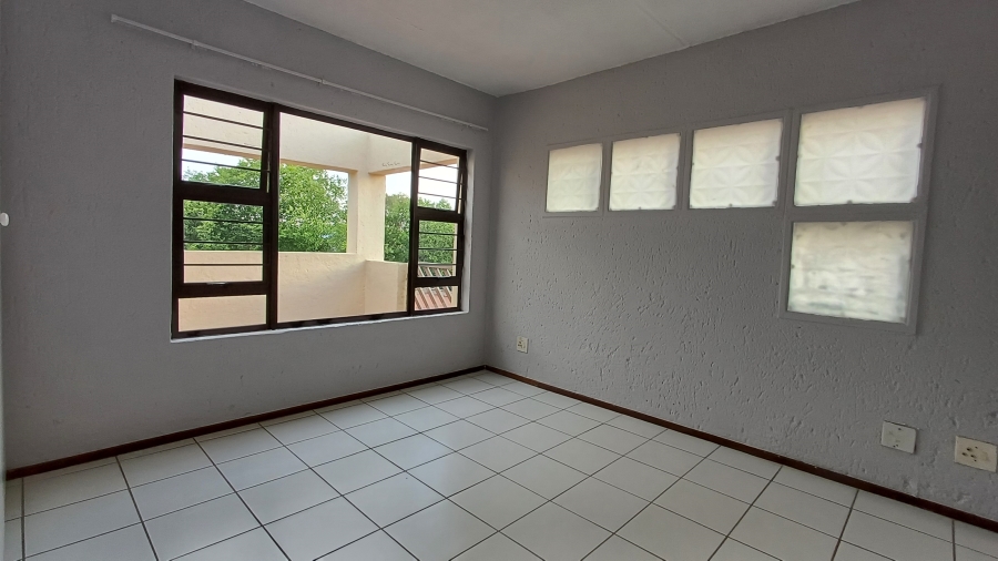 To Let 2 Bedroom Property for Rent in Sunninghill Gauteng