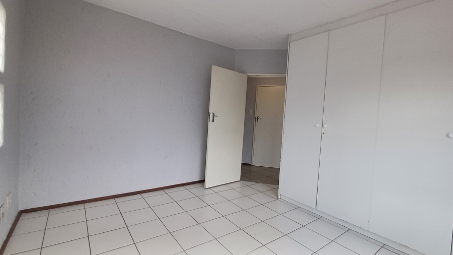 To Let 2 Bedroom Property for Rent in Sunninghill Gauteng