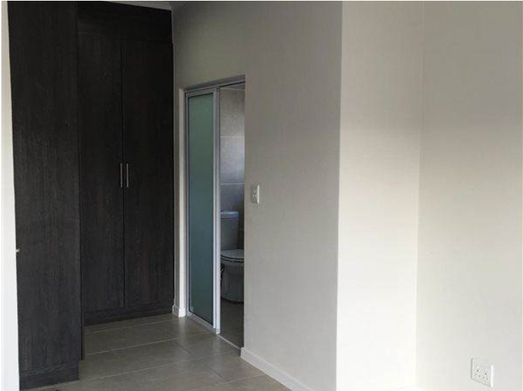 1 Bedroom Property for Sale in Greenstone Hill Gauteng