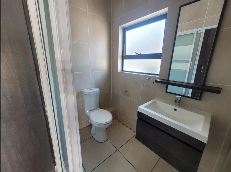 1 Bedroom Property for Sale in Greenstone Hill Gauteng