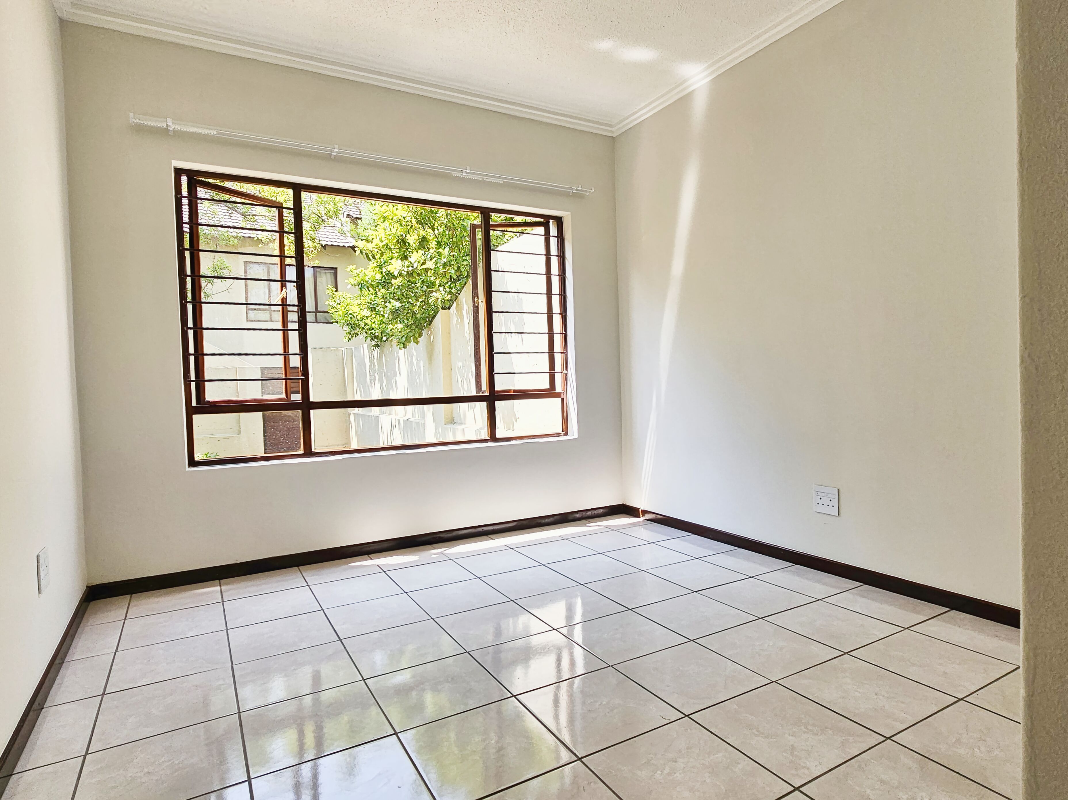 To Let 2 Bedroom Property for Rent in Maroeladal Gauteng