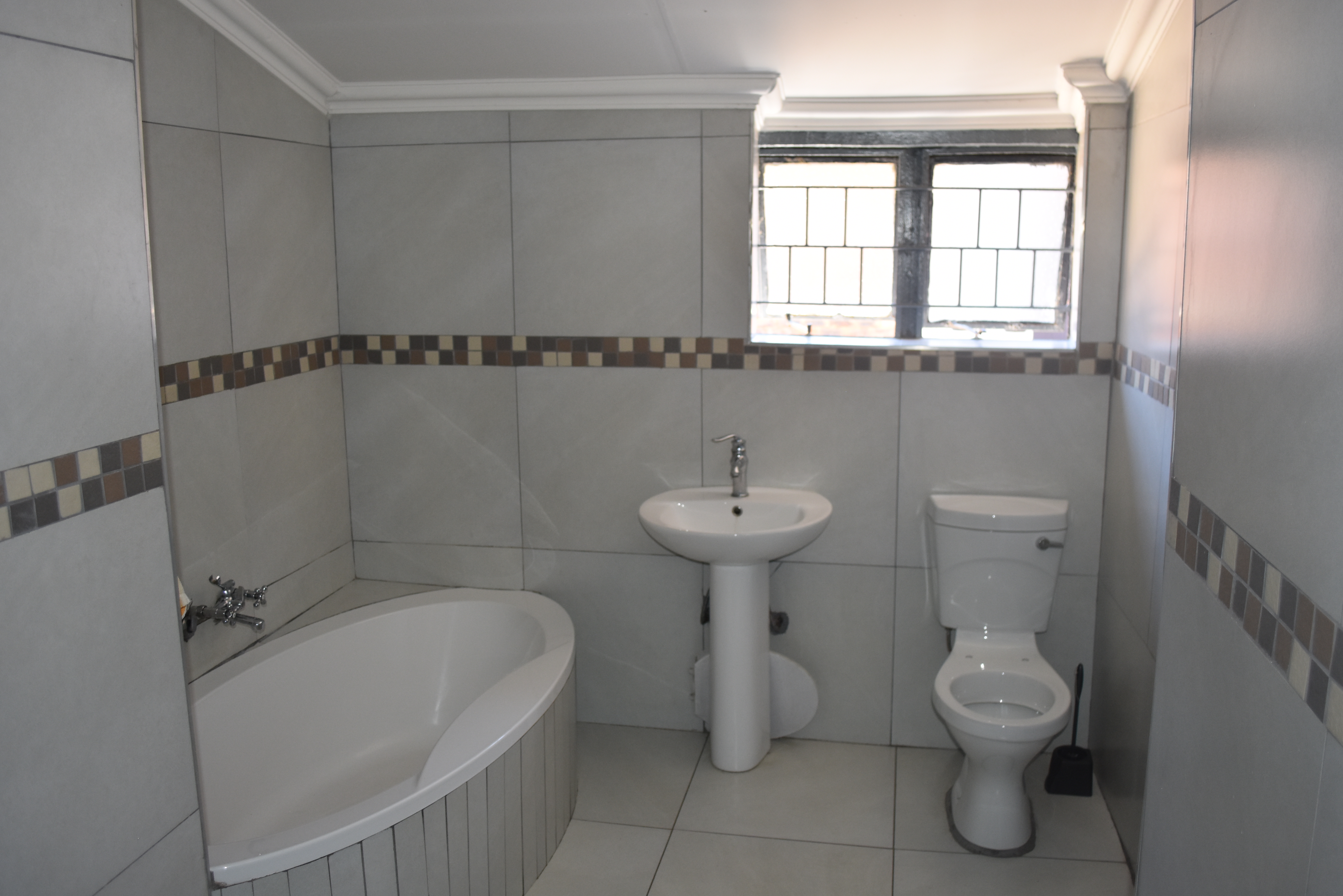 5 Bedroom Property for Sale in Proclamation Hill Gauteng