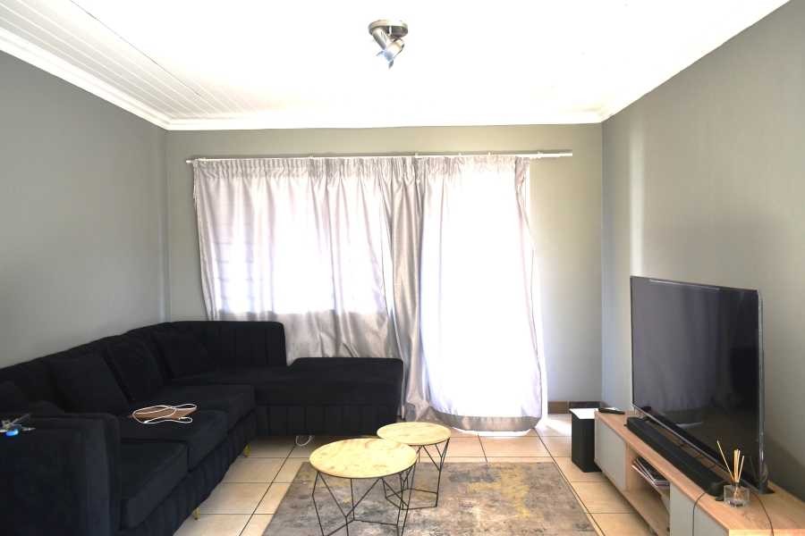 To Let 2 Bedroom Property for Rent in Andeon Gauteng