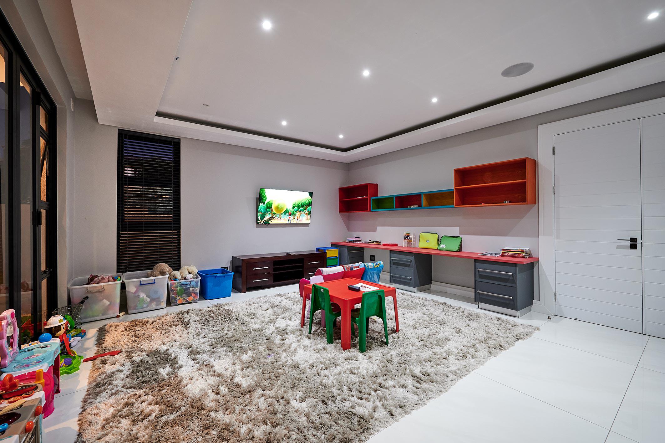 5 Bedroom Property for Sale in Waterfall Country Estate Gauteng
