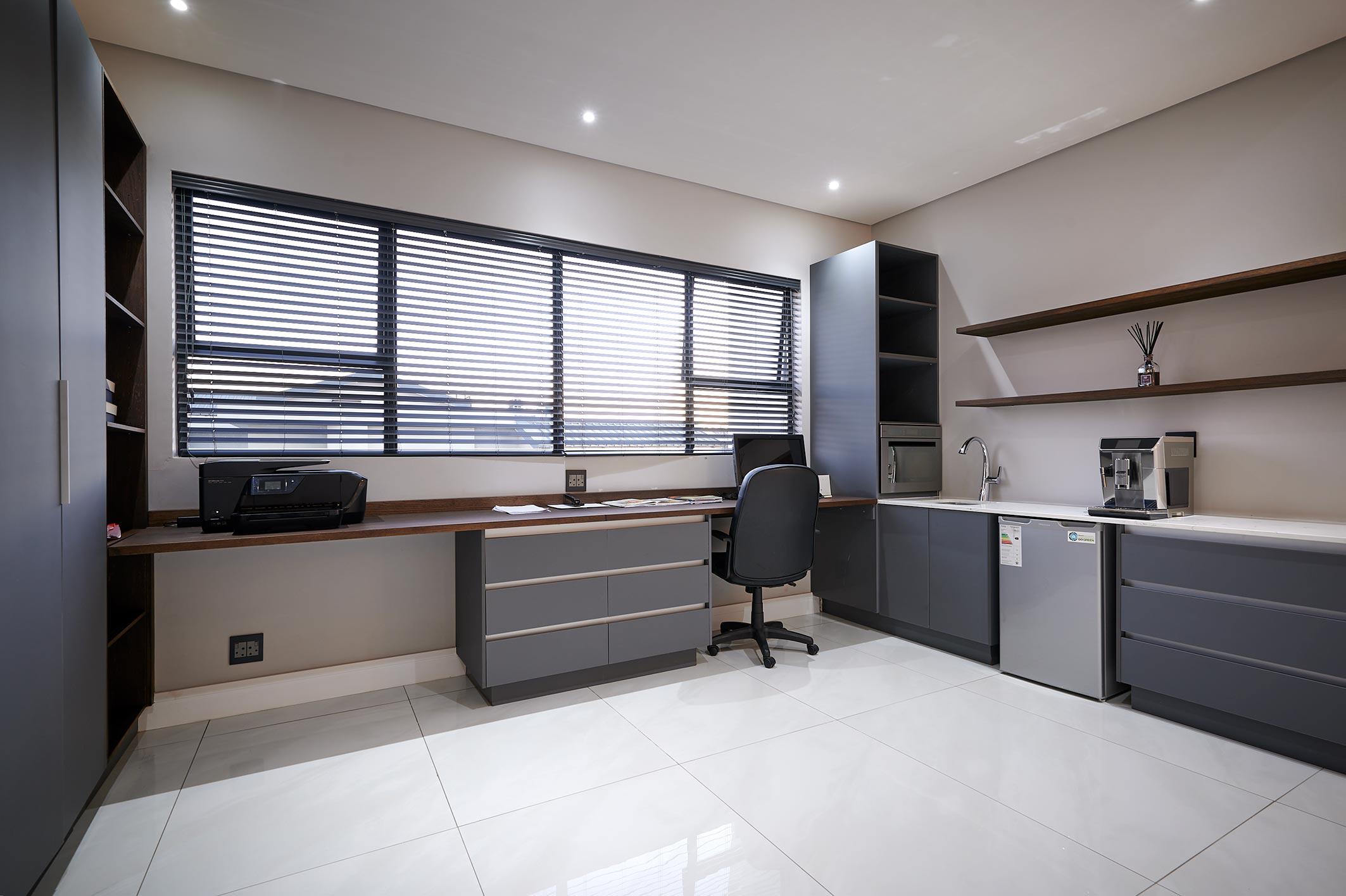 5 Bedroom Property for Sale in Waterfall Country Estate Gauteng