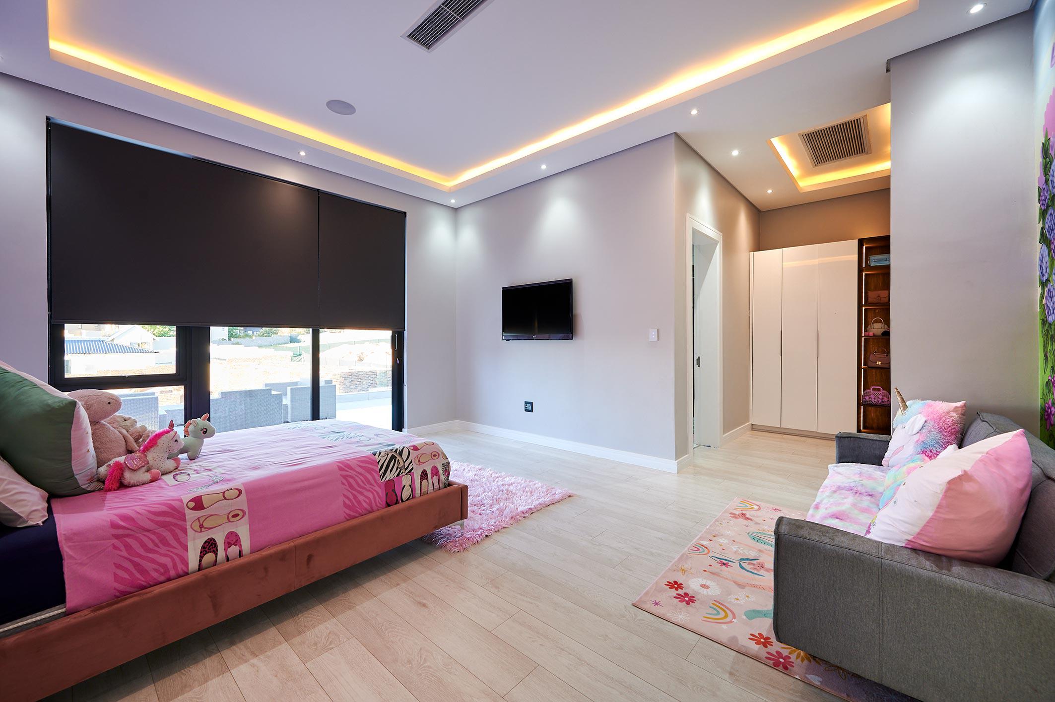 5 Bedroom Property for Sale in Waterfall Country Estate Gauteng