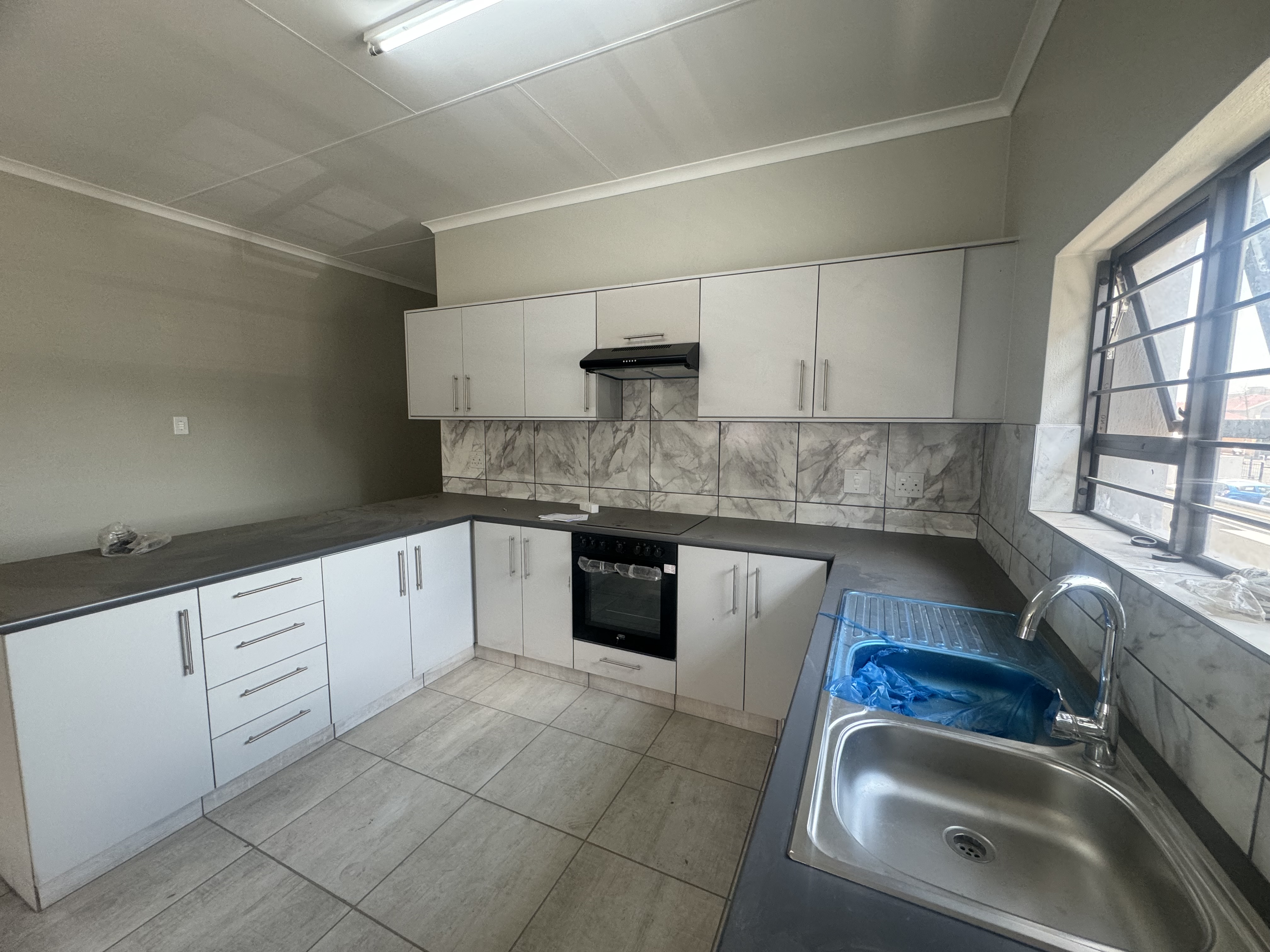 To Let 1 Bedroom Property for Rent in Germiston South Gauteng