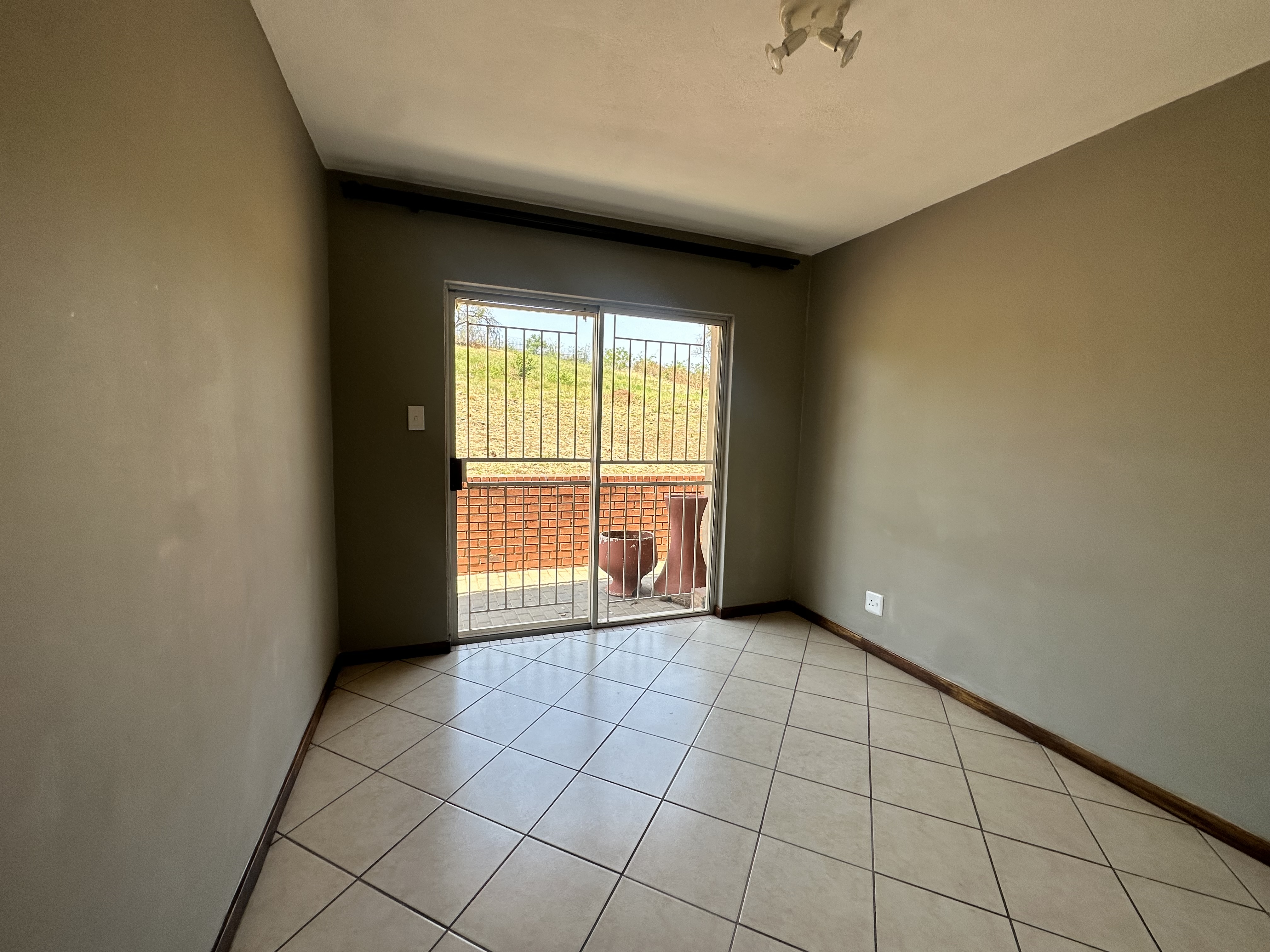 To Let 3 Bedroom Property for Rent in Equestria Gauteng