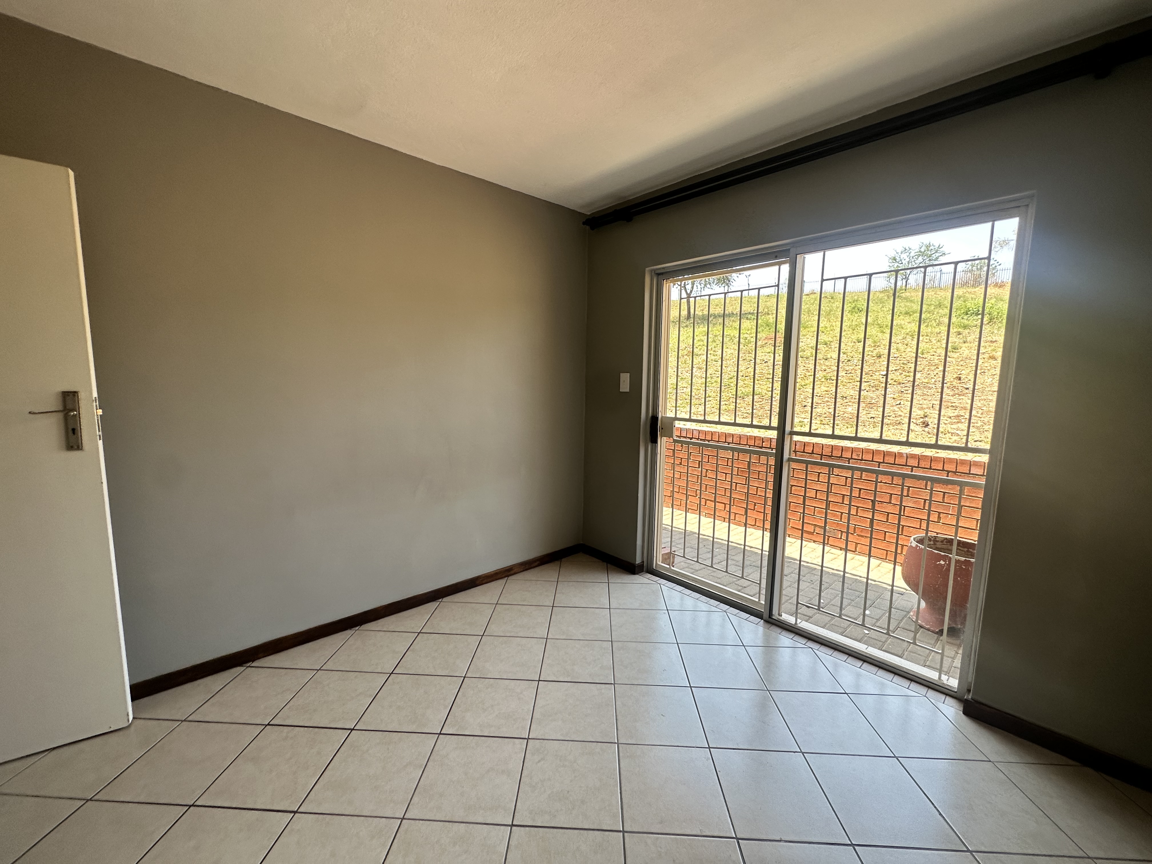 To Let 3 Bedroom Property for Rent in Equestria Gauteng