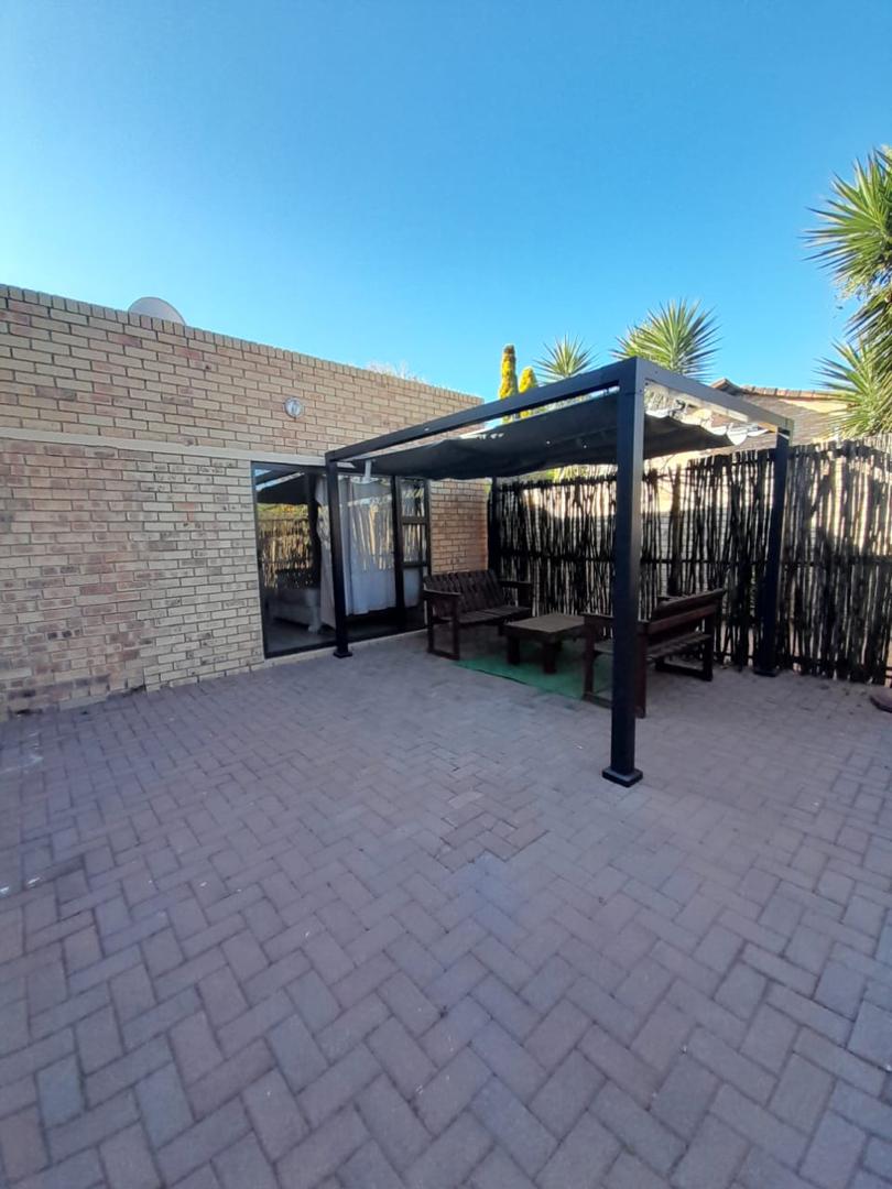 To Let 1 Bedroom Property for Rent in Craigavon Gauteng