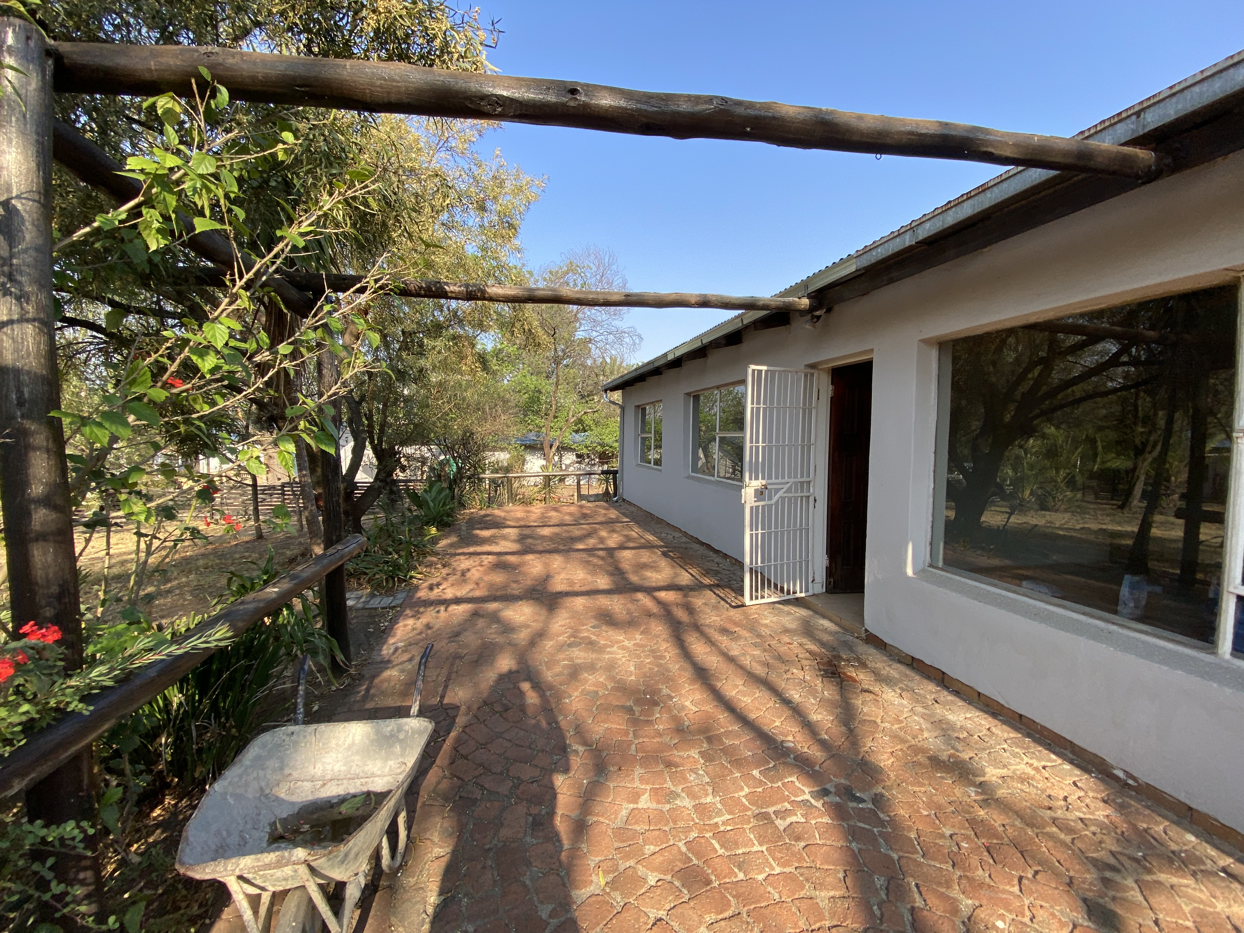 To Let 3 Bedroom Property for Rent in Glen Austin Gauteng