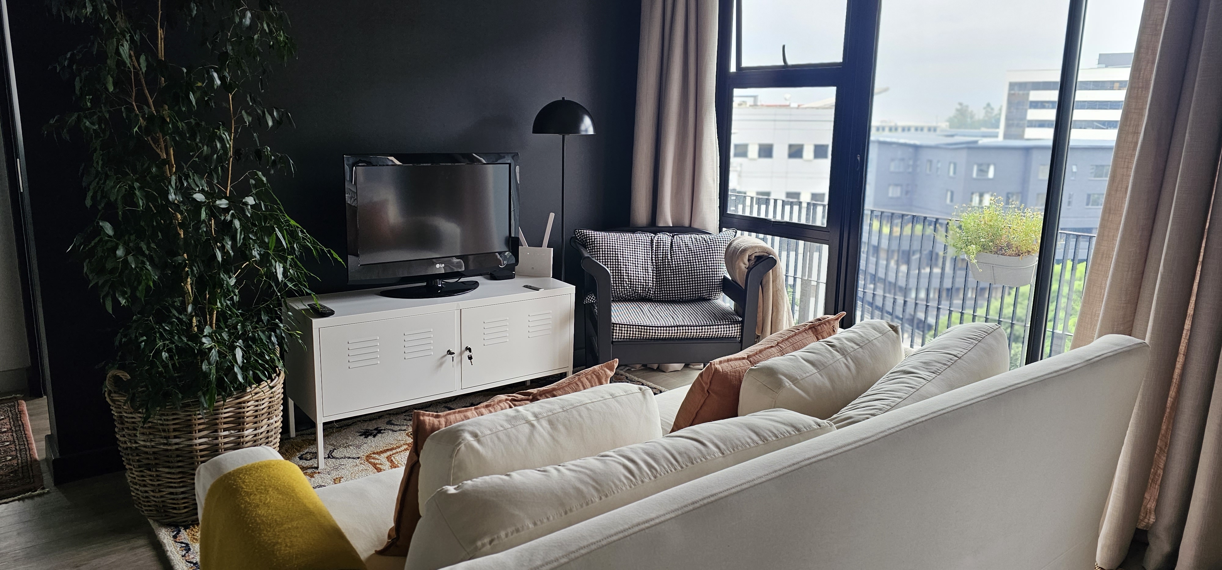 1 Bedroom Property for Sale in Sandton Central Gauteng