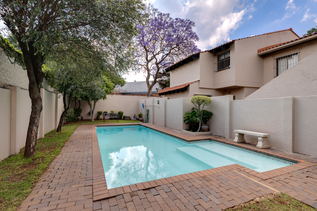 To Let 3 Bedroom Property for Rent in Sandown Gauteng