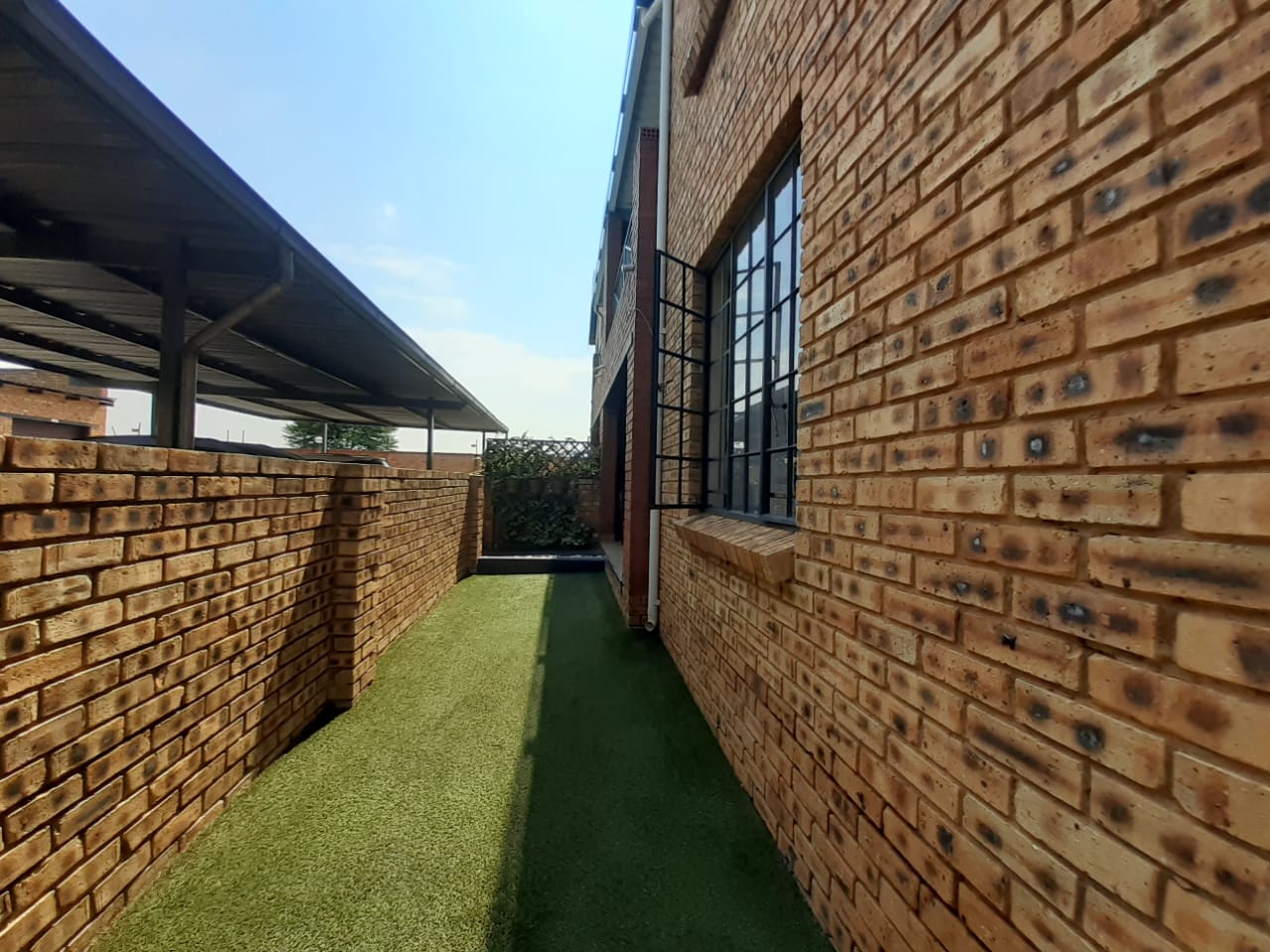 2 Bedroom Property for Sale in Golf Park Gauteng