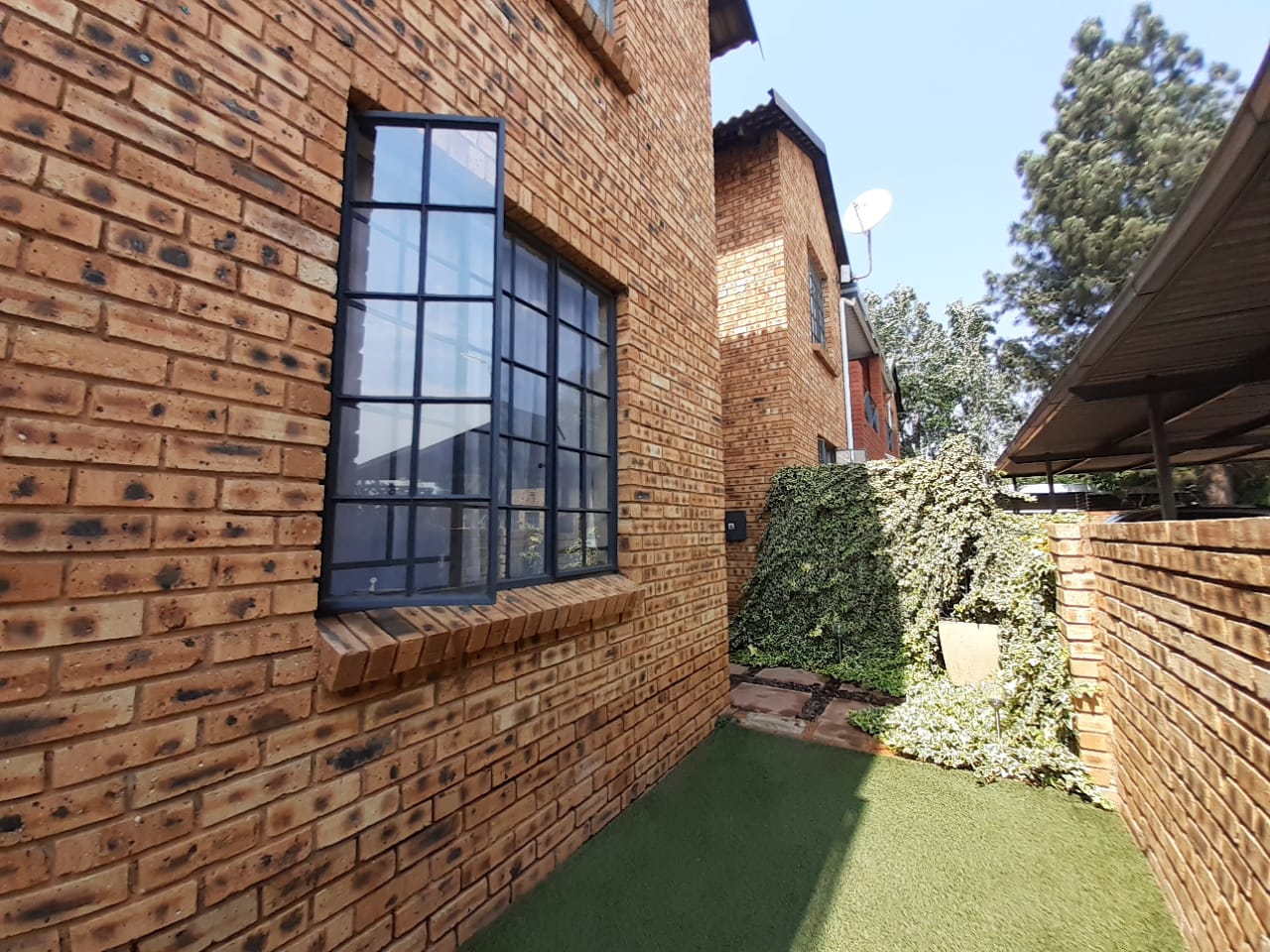 2 Bedroom Property for Sale in Golf Park Gauteng