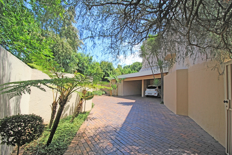 4 Bedroom Property for Sale in Glenhazel Gauteng