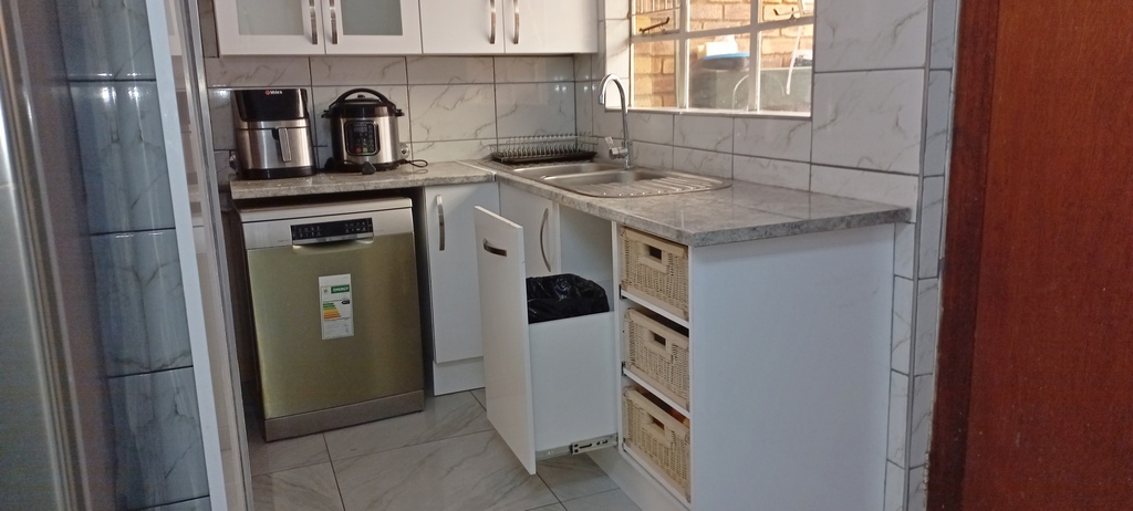 4 Bedroom Property for Sale in Edleen Gauteng