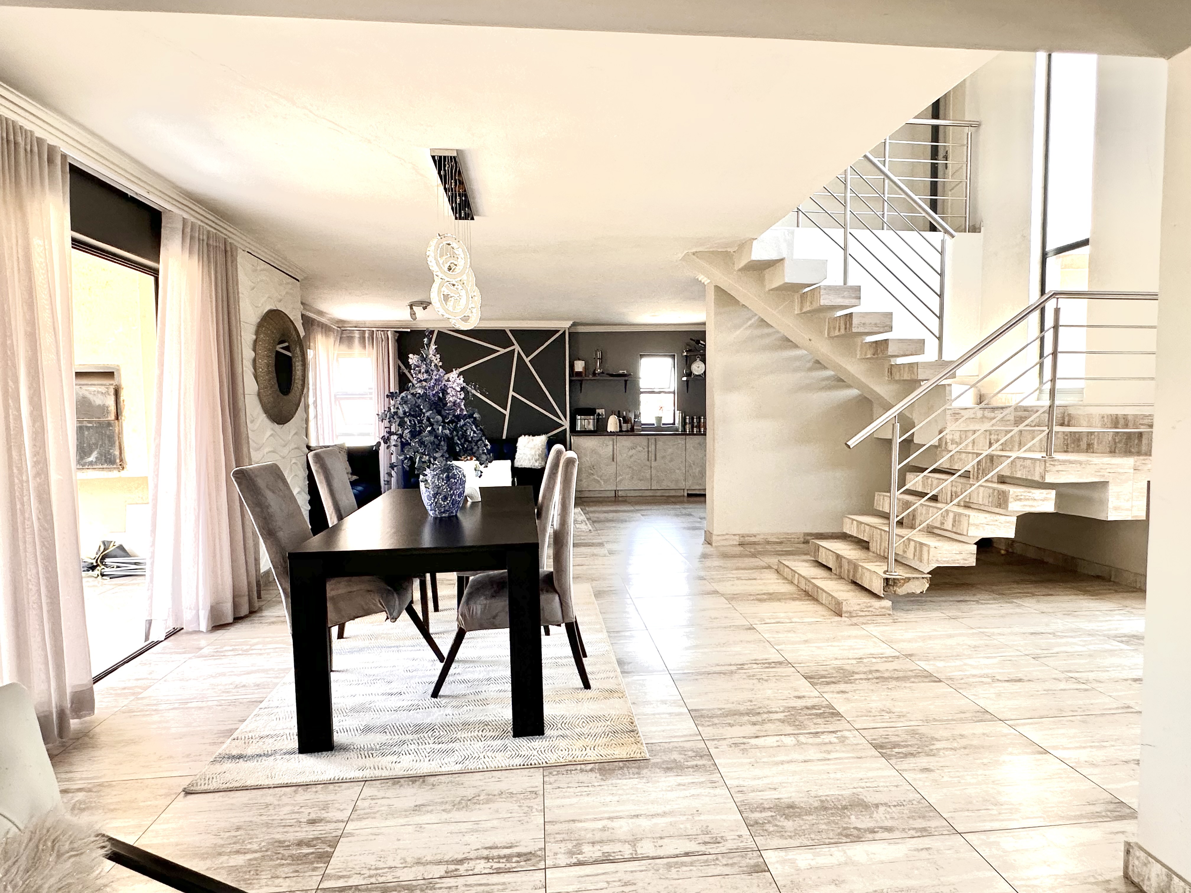 5 Bedroom Property for Sale in Copperleaf Estate Gauteng