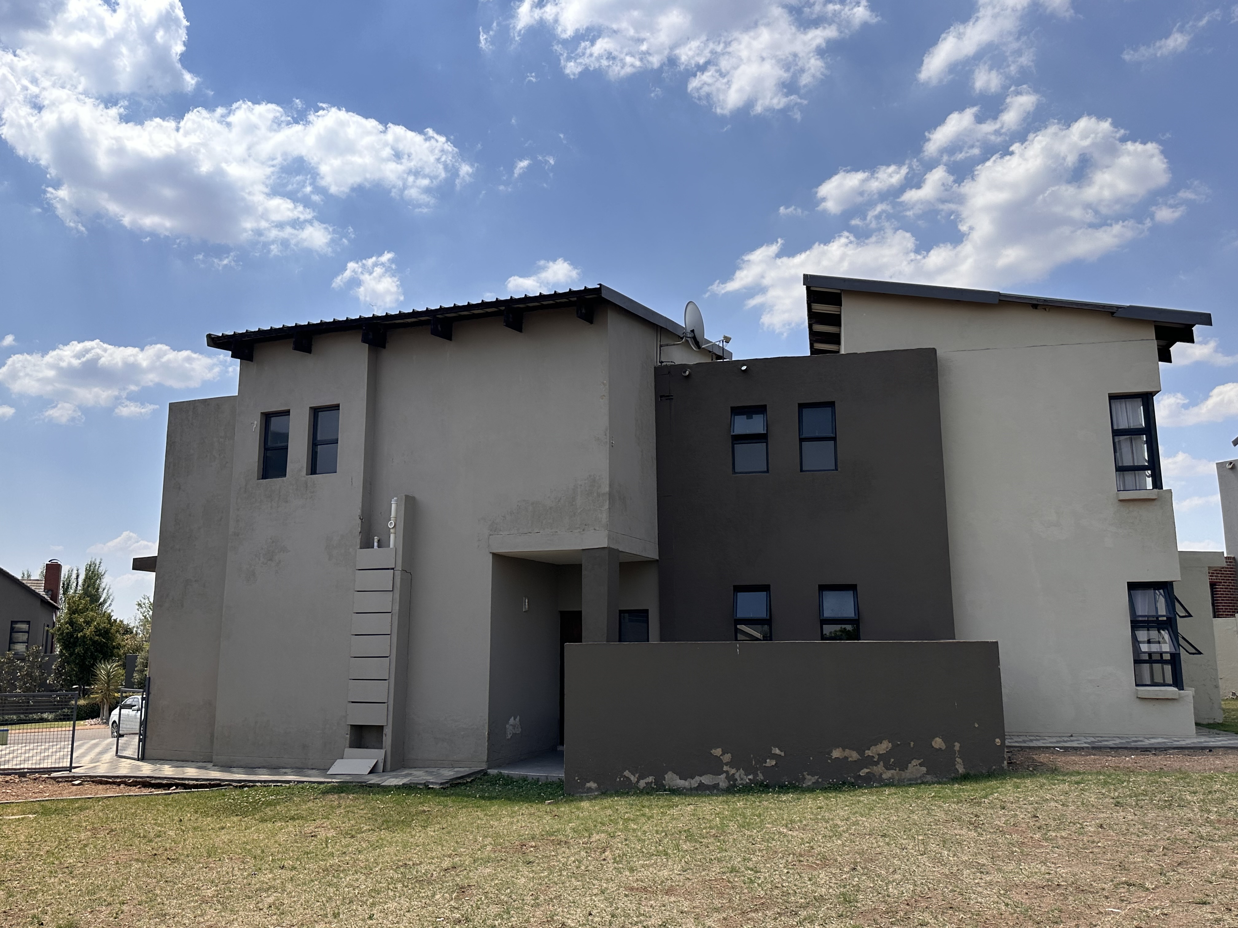 5 Bedroom Property for Sale in Copperleaf Estate Gauteng