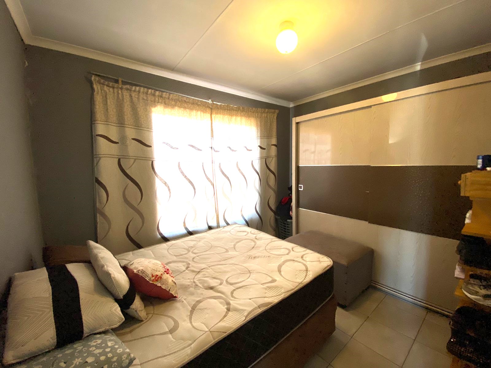 2 Bedroom Property for Sale in Lakeside Gauteng