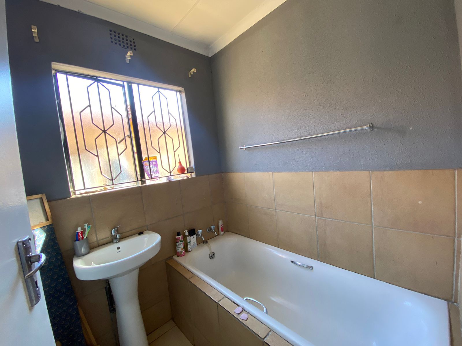 2 Bedroom Property for Sale in Lakeside Gauteng