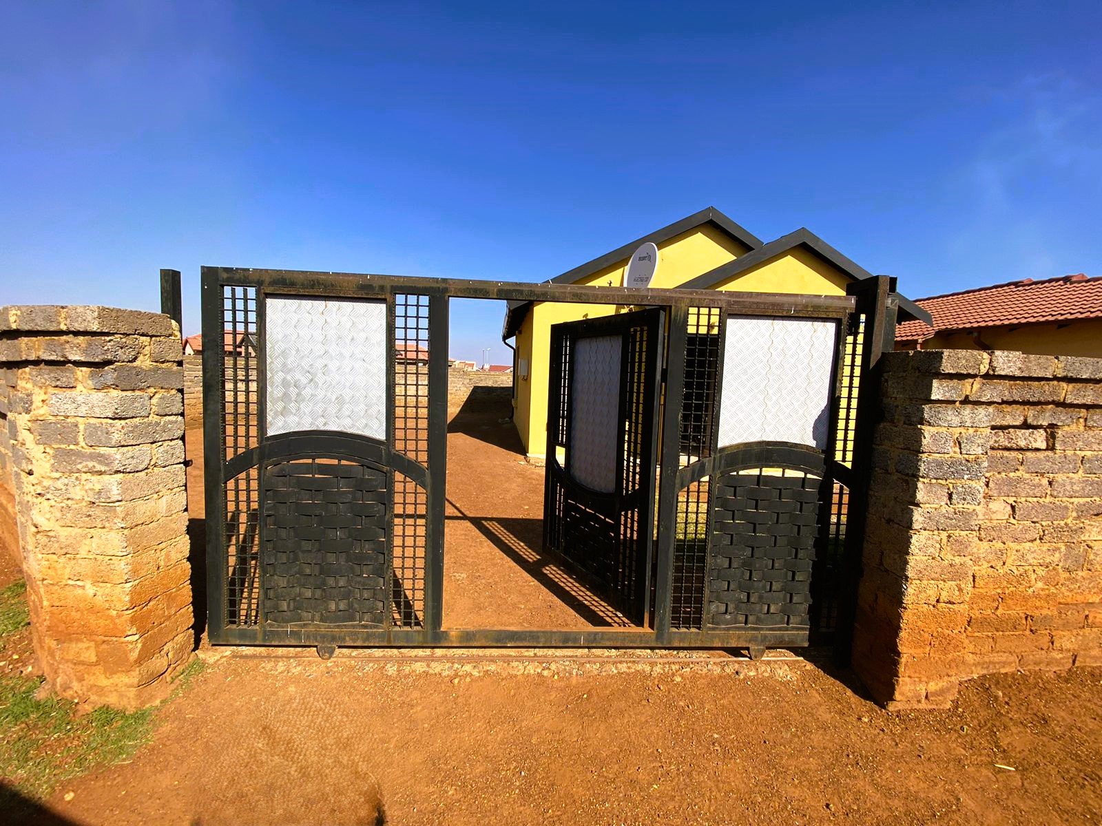 2 Bedroom Property for Sale in Lakeside Gauteng