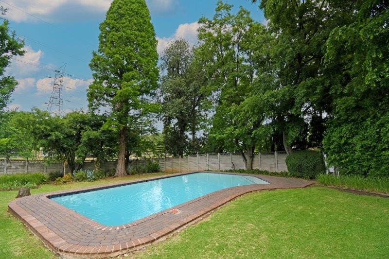 2 Bedroom Property for Sale in Blairgowrie Gauteng