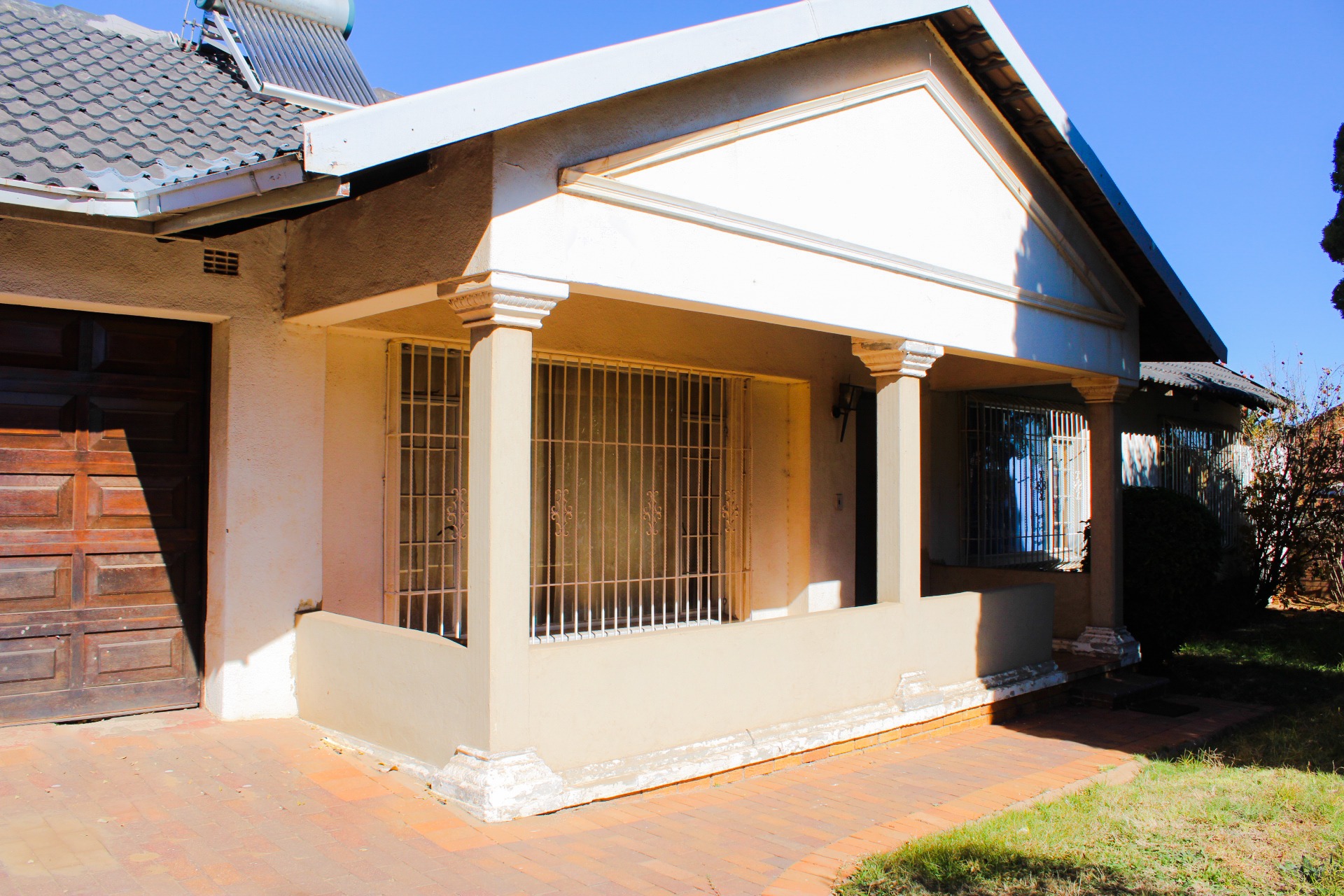 4 Bedroom Property for Sale in Lenasia South Gauteng