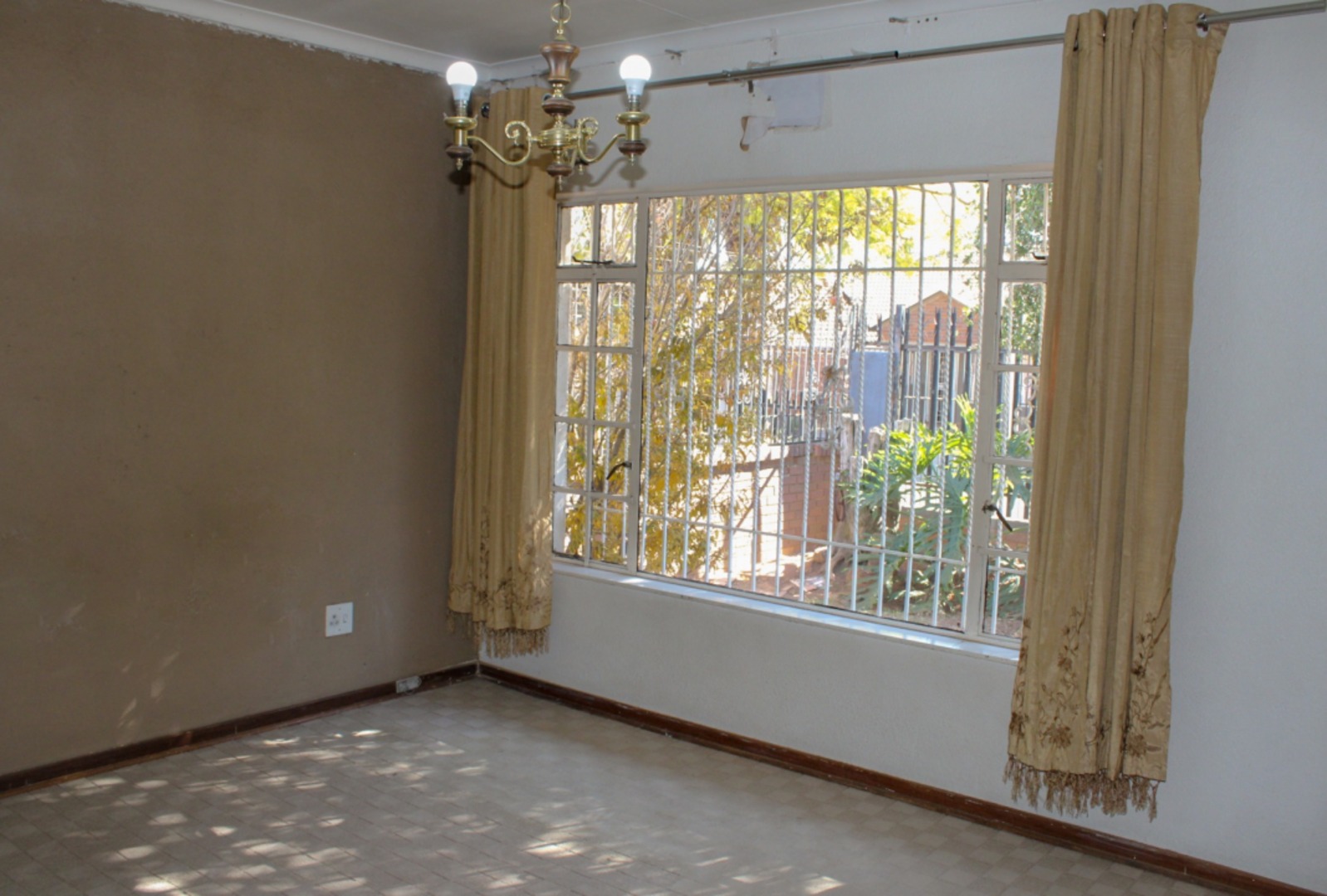 4 Bedroom Property for Sale in Lenasia South Gauteng