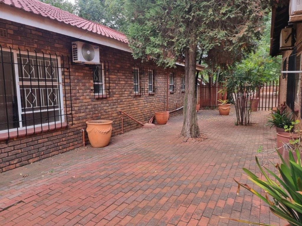 4 Bedroom Property for Sale in Tedderfield A H Gauteng