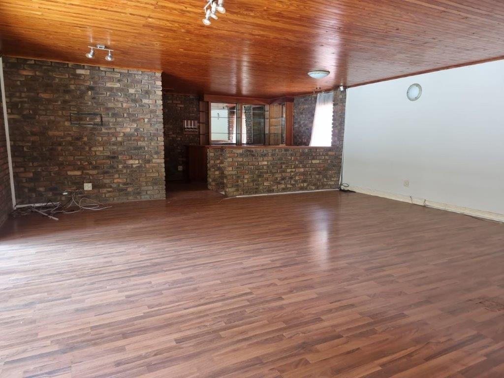 4 Bedroom Property for Sale in Tedderfield A H Gauteng