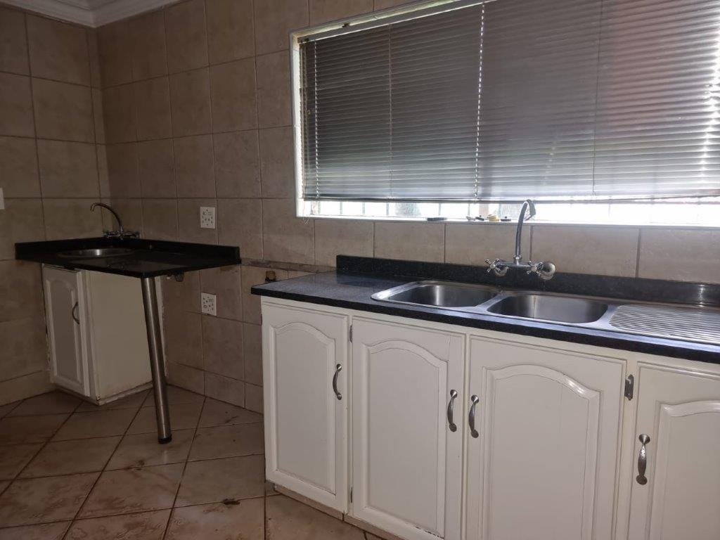 4 Bedroom Property for Sale in Tedderfield A H Gauteng