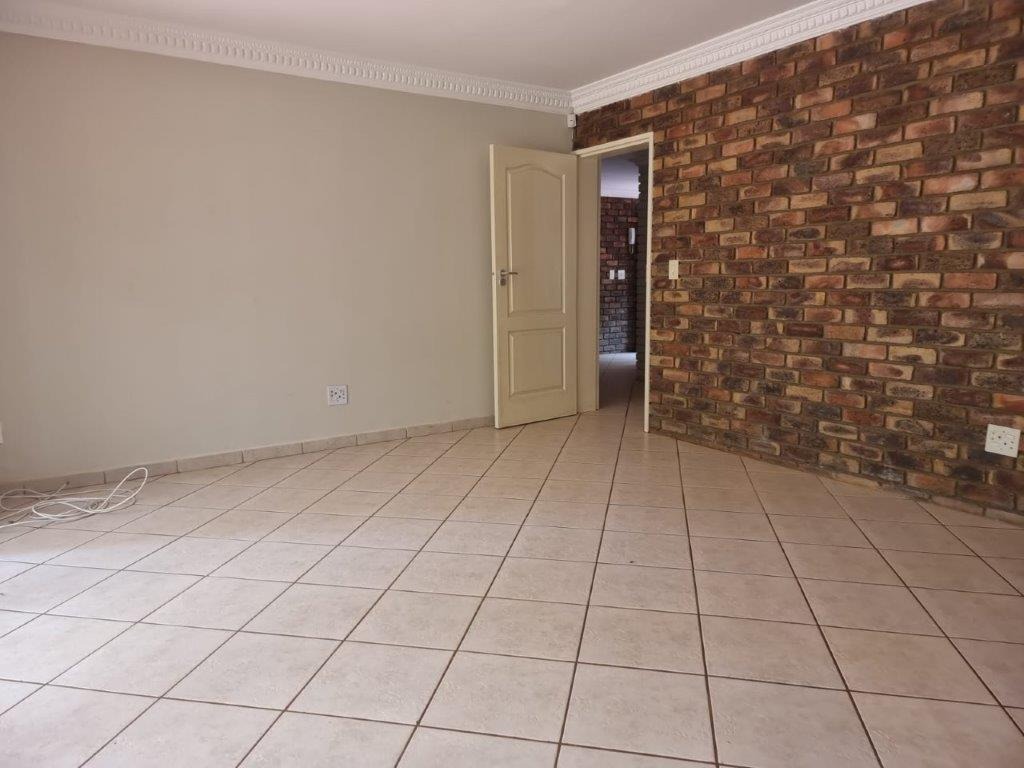 4 Bedroom Property for Sale in Tedderfield A H Gauteng