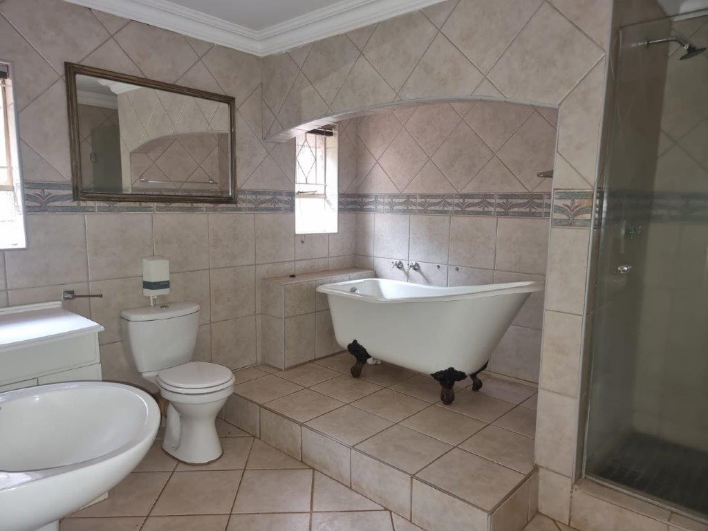 4 Bedroom Property for Sale in Tedderfield A H Gauteng