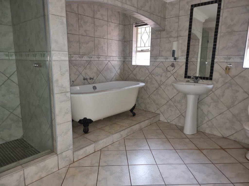 4 Bedroom Property for Sale in Tedderfield A H Gauteng