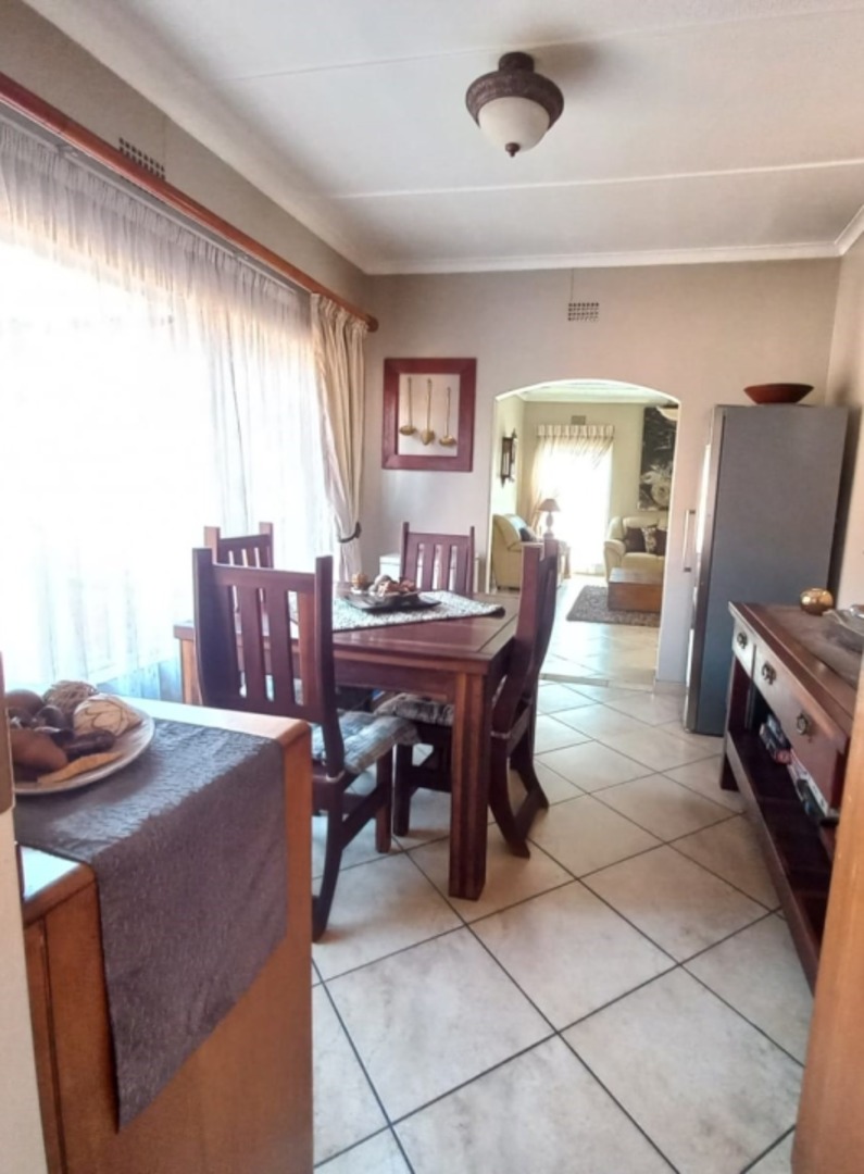 5 Bedroom Property for Sale in Dalpark Proper Gauteng