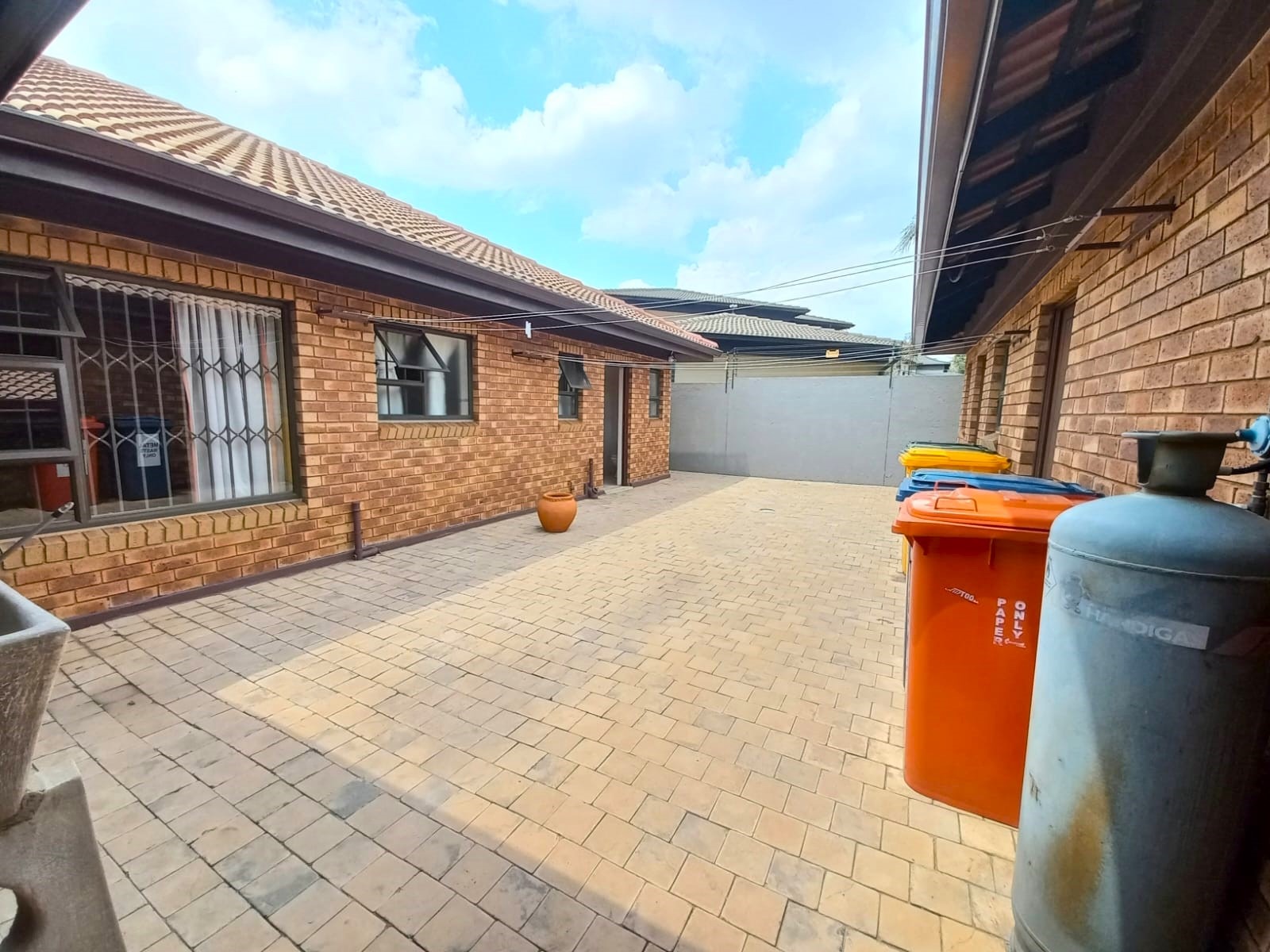 5 Bedroom Property for Sale in Sonneveld Gauteng