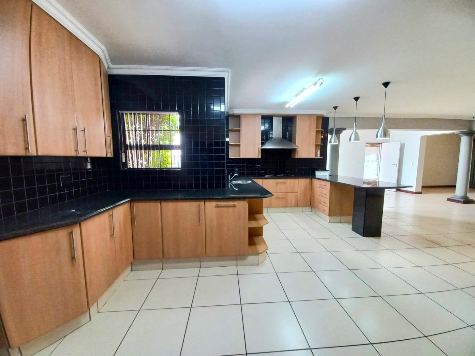 5 Bedroom Property for Sale in Sonneveld Gauteng