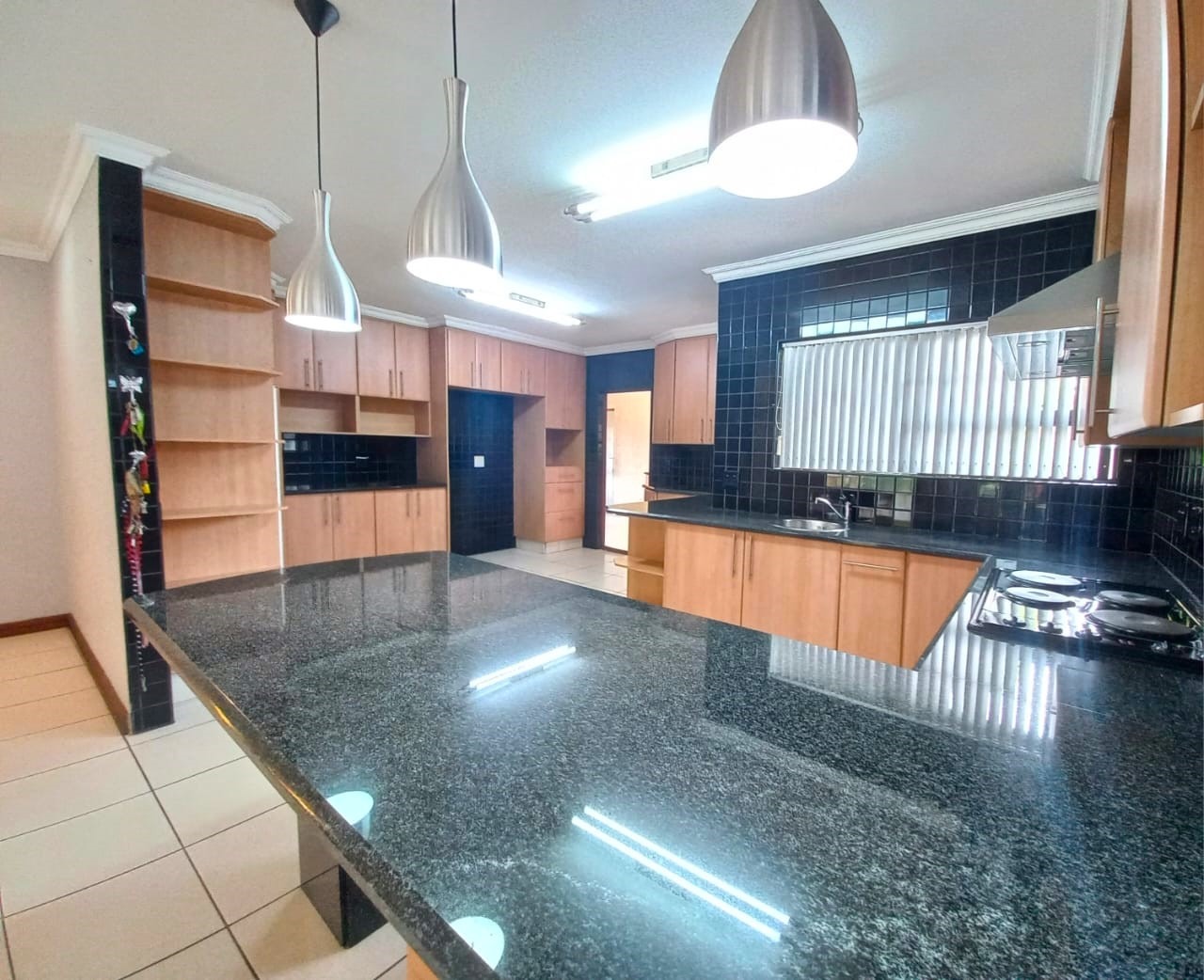 5 Bedroom Property for Sale in Sonneveld Gauteng