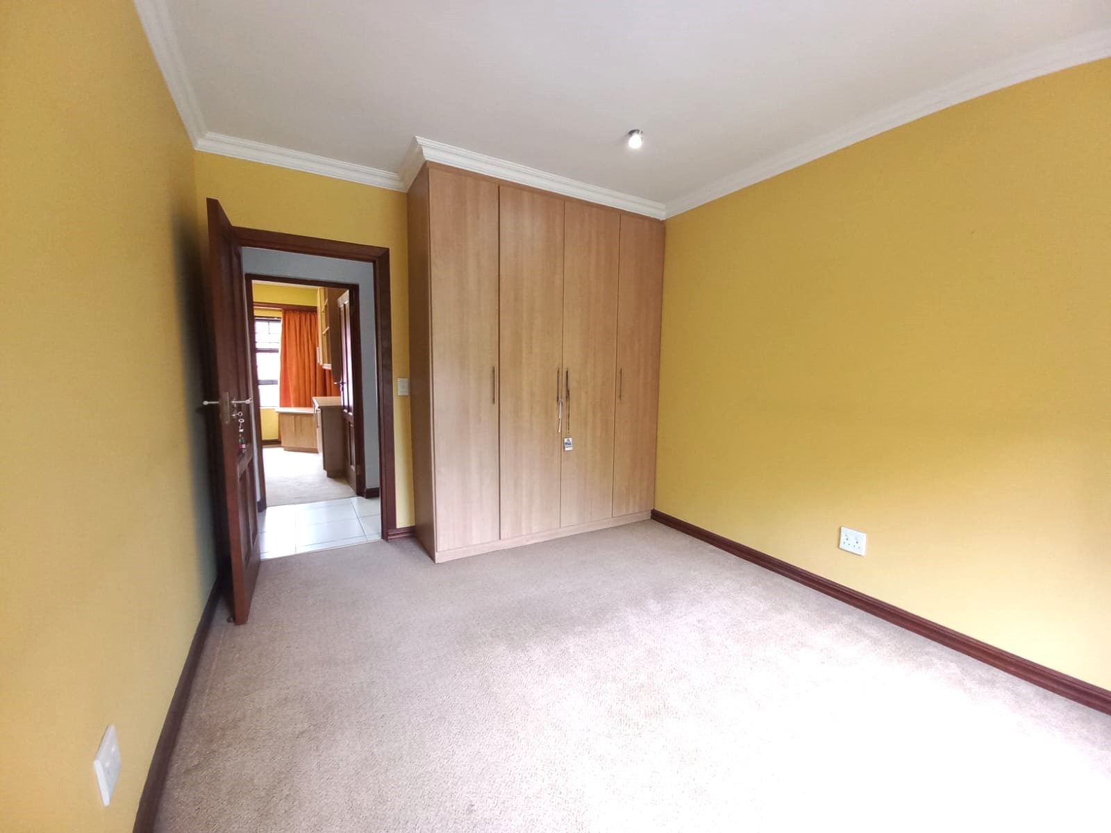 5 Bedroom Property for Sale in Sonneveld Gauteng