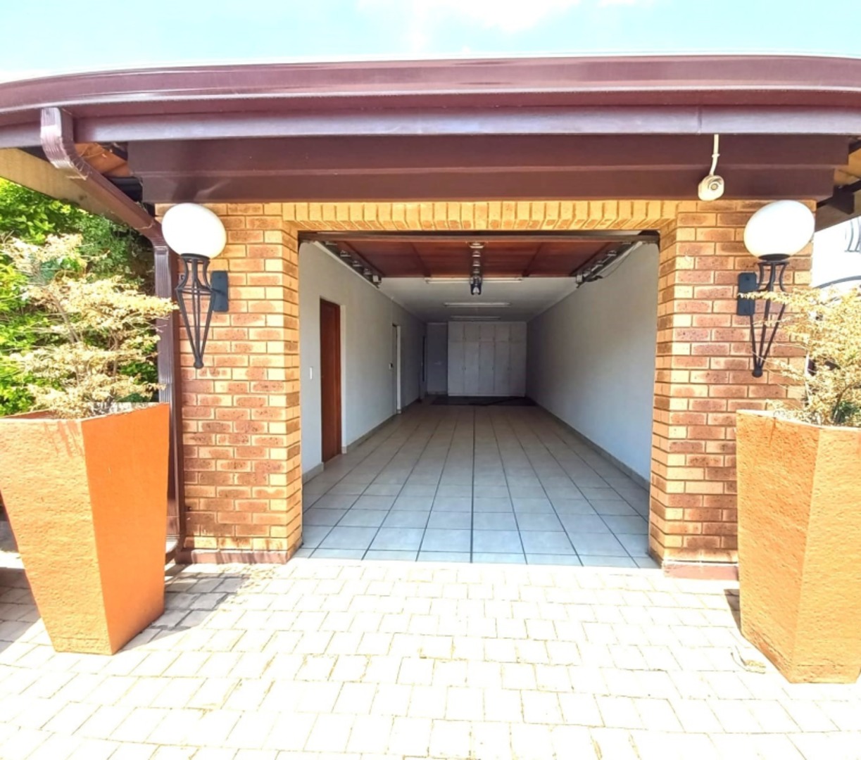 5 Bedroom Property for Sale in Sonneveld Gauteng